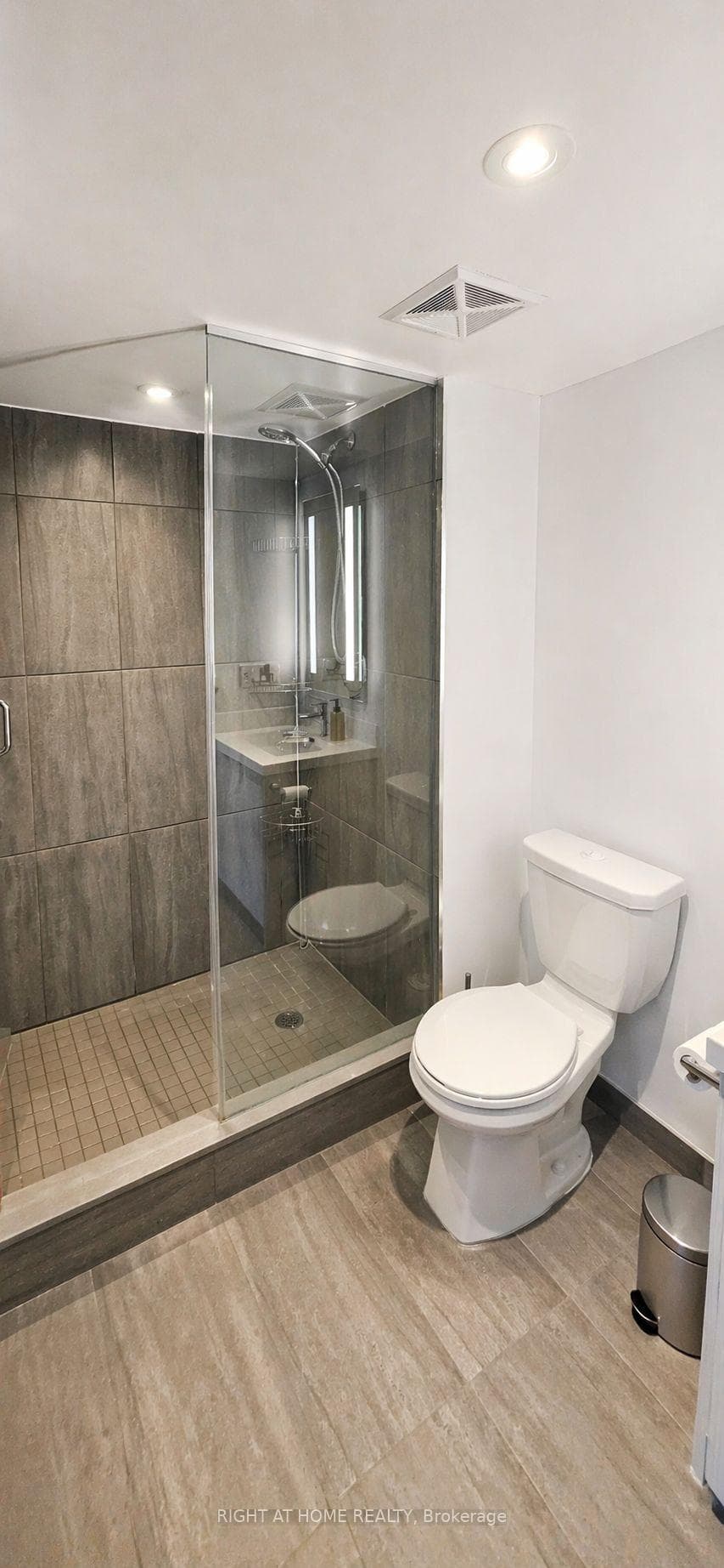 5 Mabelle Avenue Unit 1534 photo 7