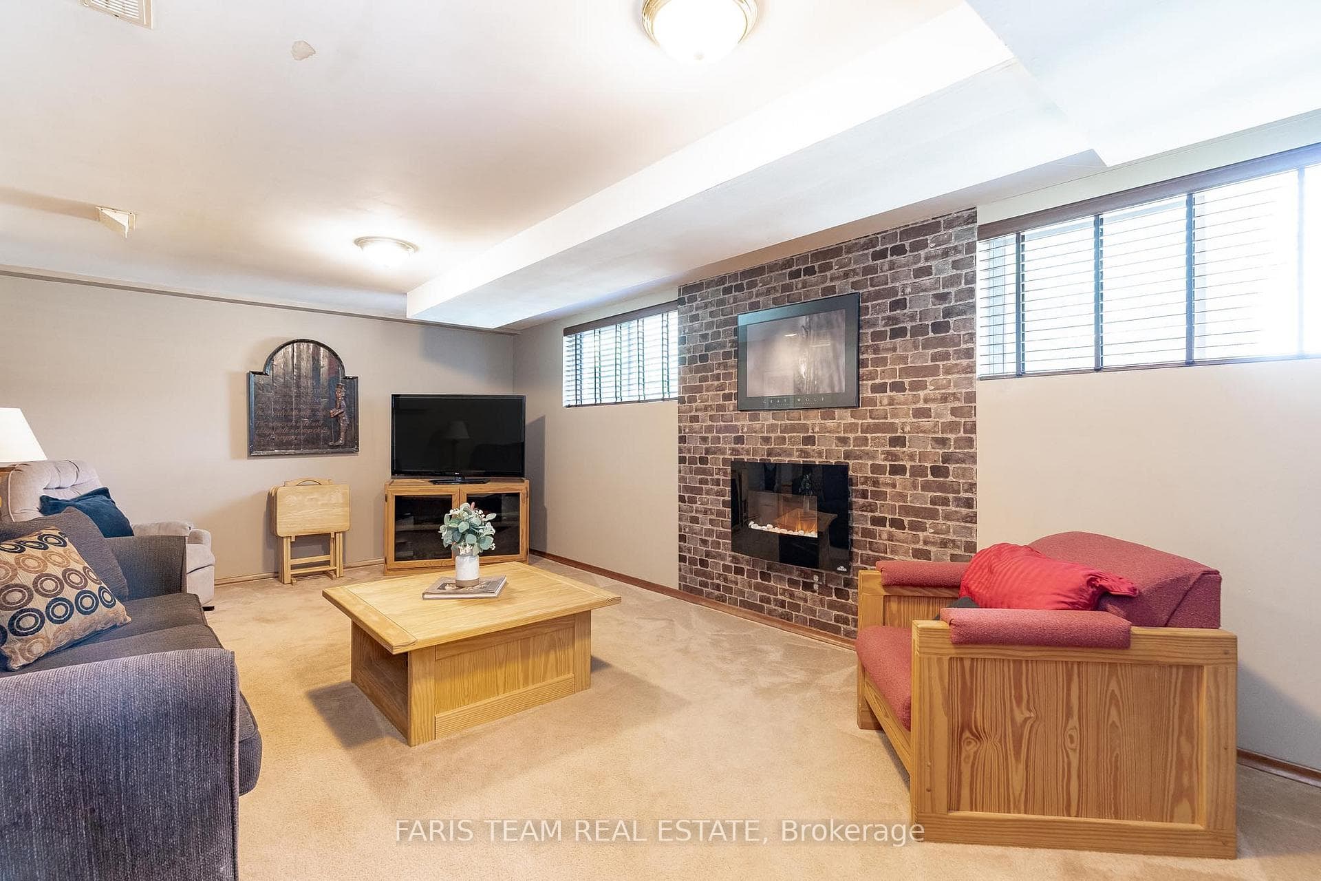356 Grenville Avenue photo 15