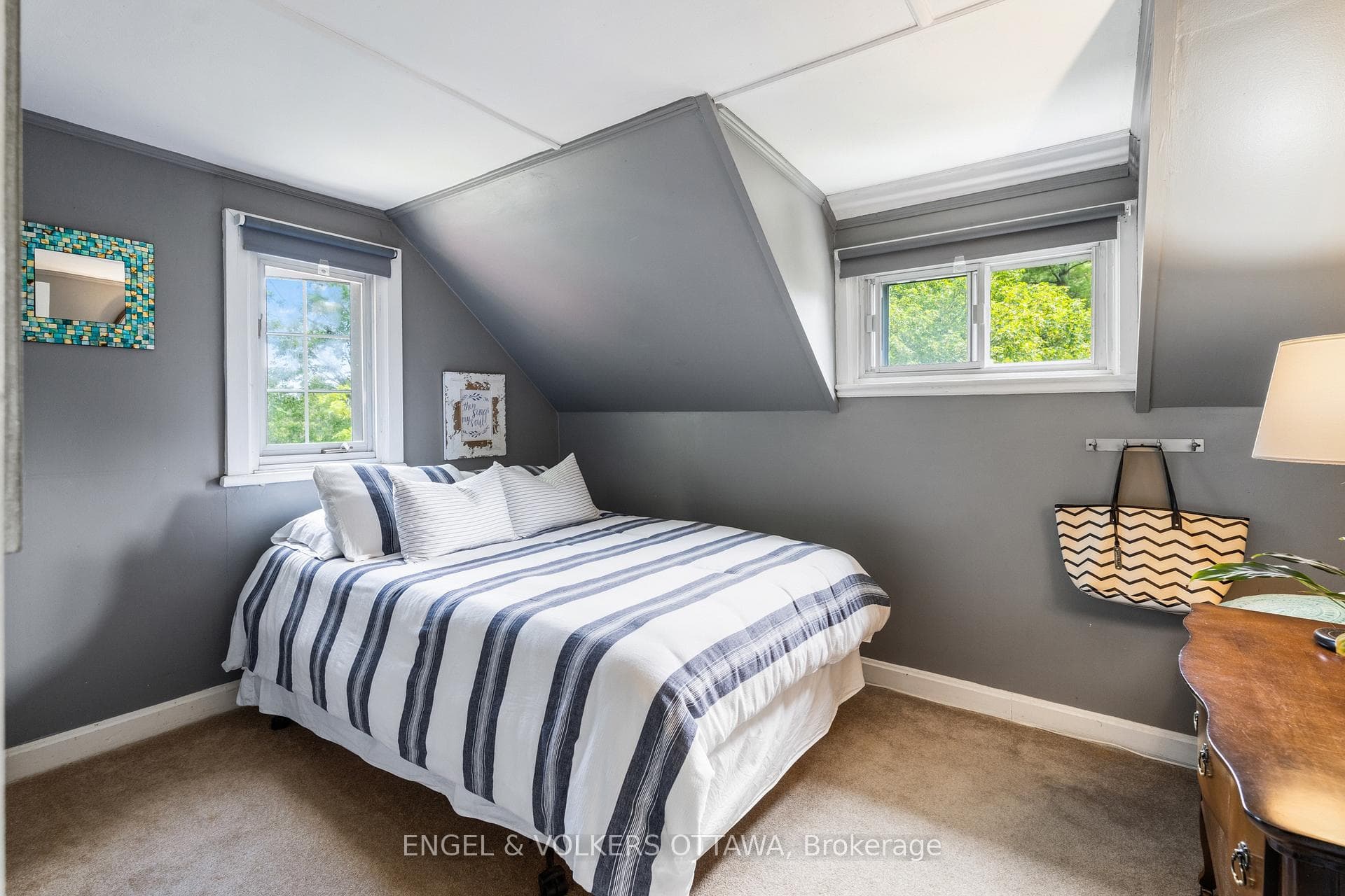 1119 Tighe Street photo 15