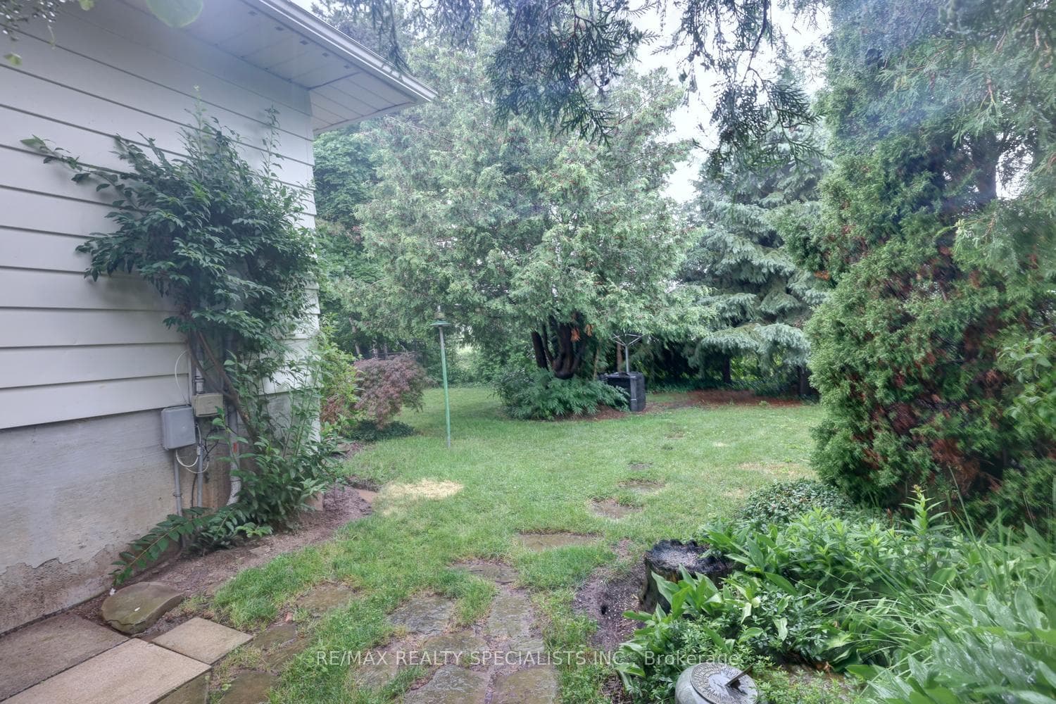 2390 Pyramid Crescent photo 41