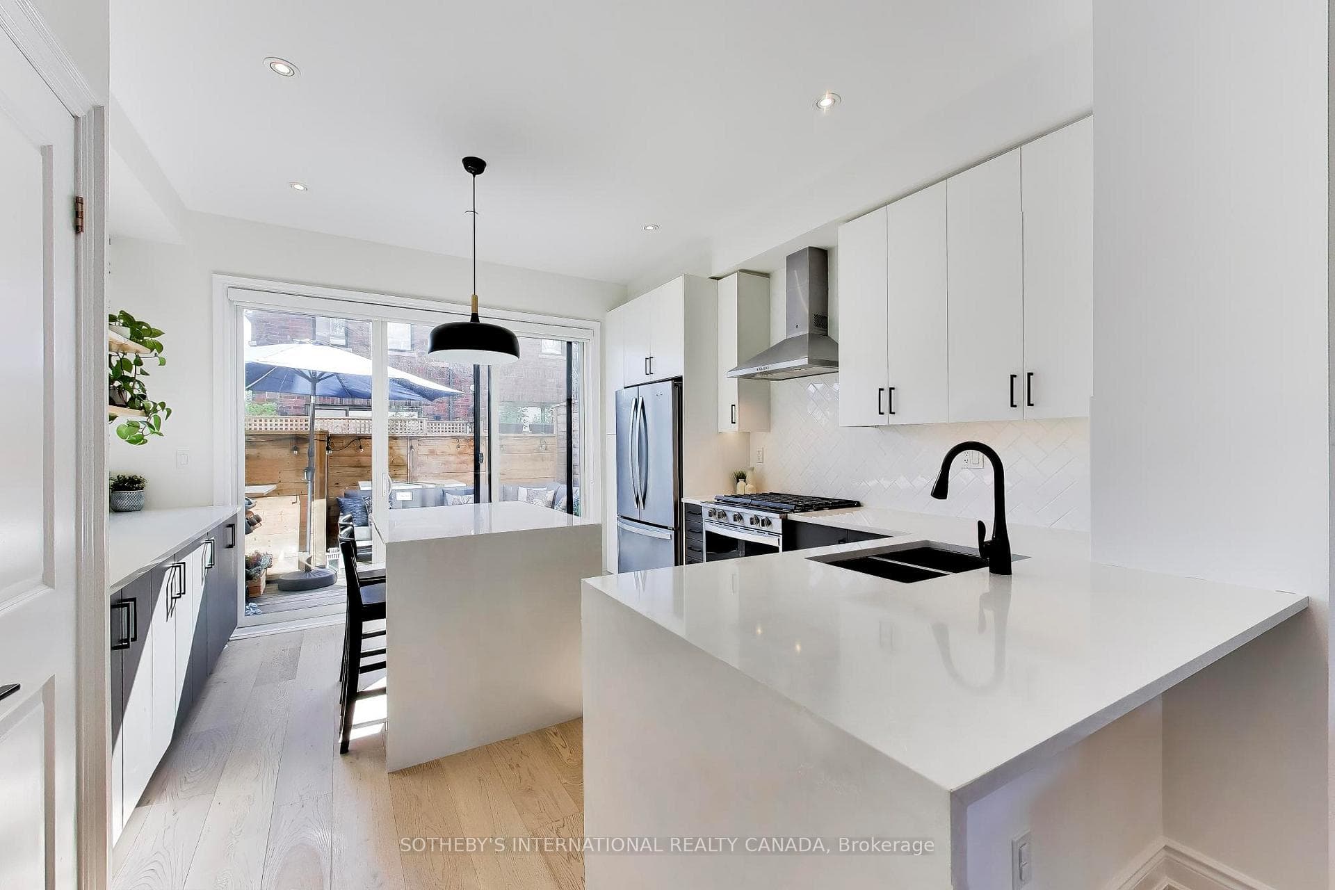 80 Daisy Avenue Unit 30 photo 2