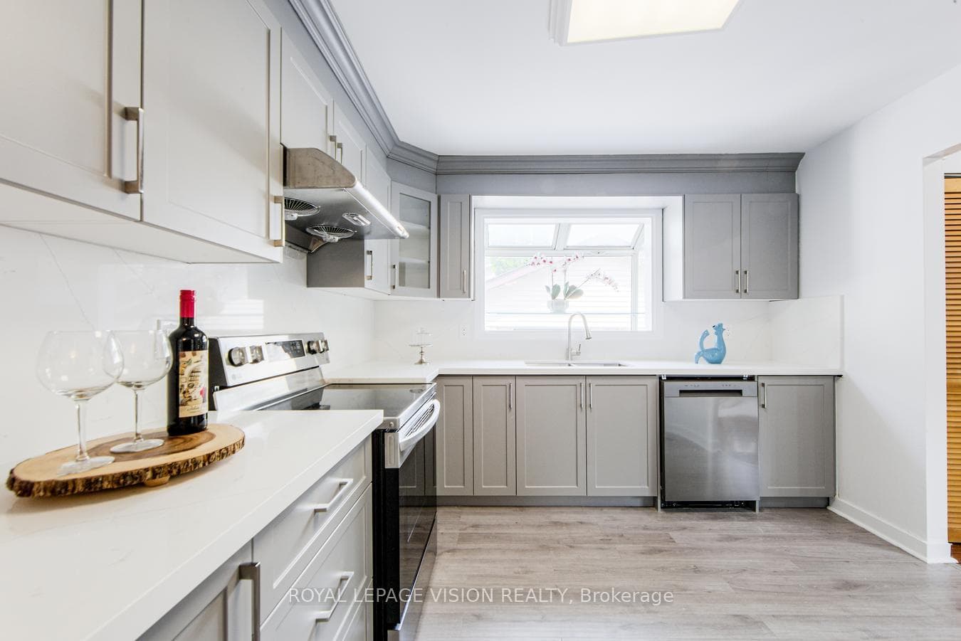 127 Freshmeadow Drive photo 13