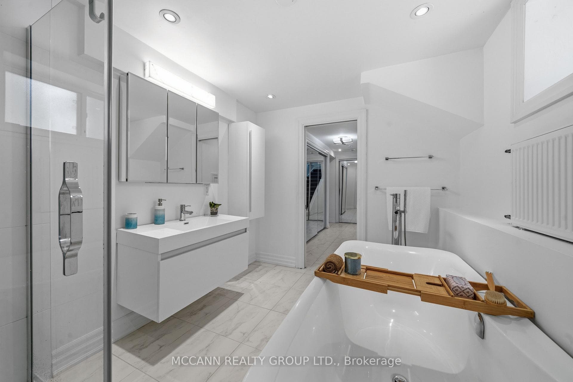 111 Chudleigh Avenue photo 22