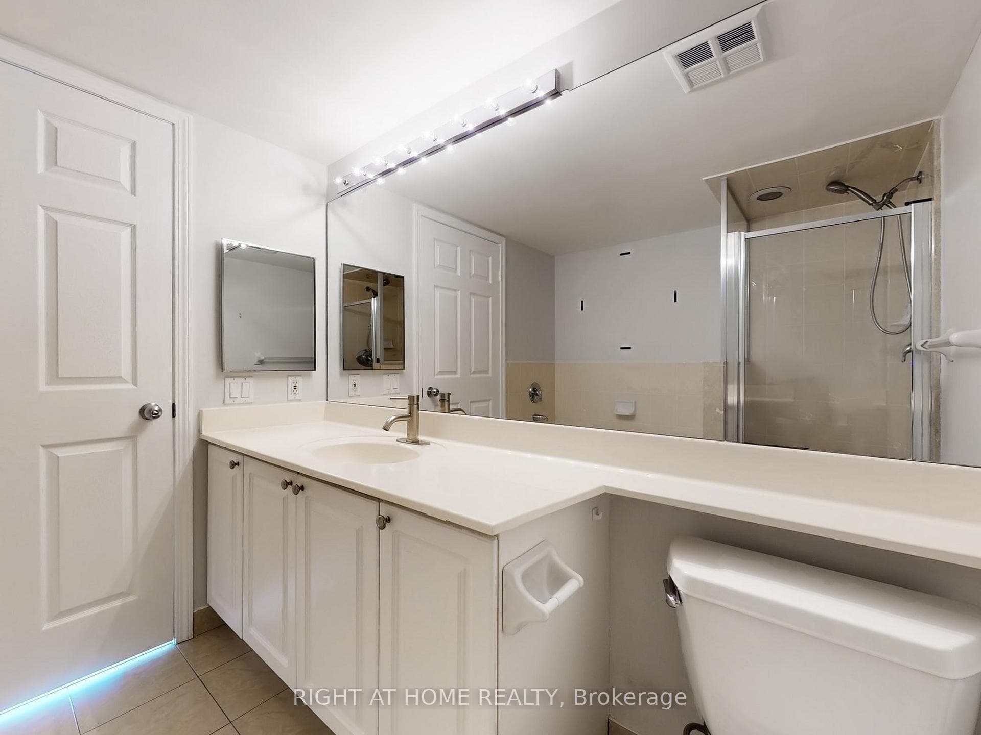 30 Harrison Garden Boulevard Unit 2203 photo 11