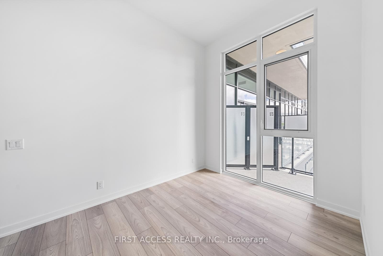 285 Dufferin Street Unit 701 photo 13