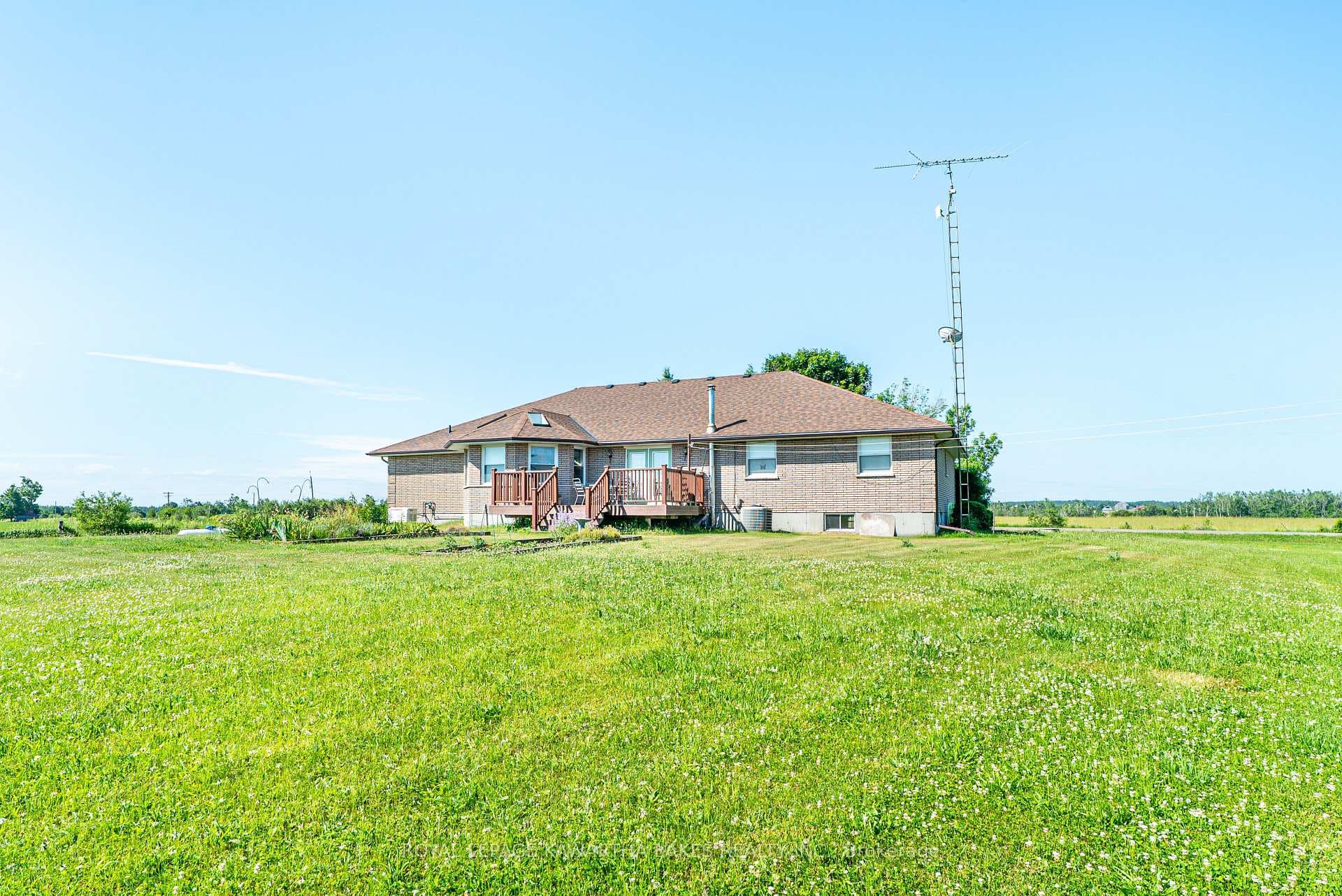 120 Mark Road photo 38