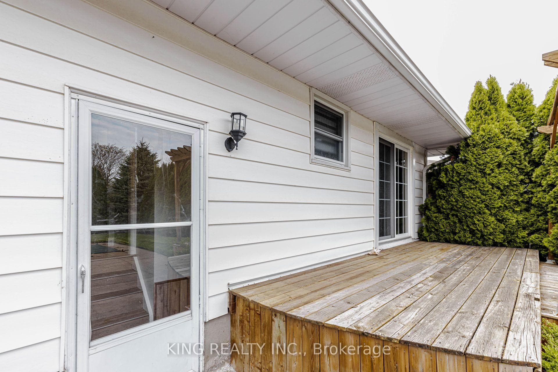 476 BUNTING Road photo 32