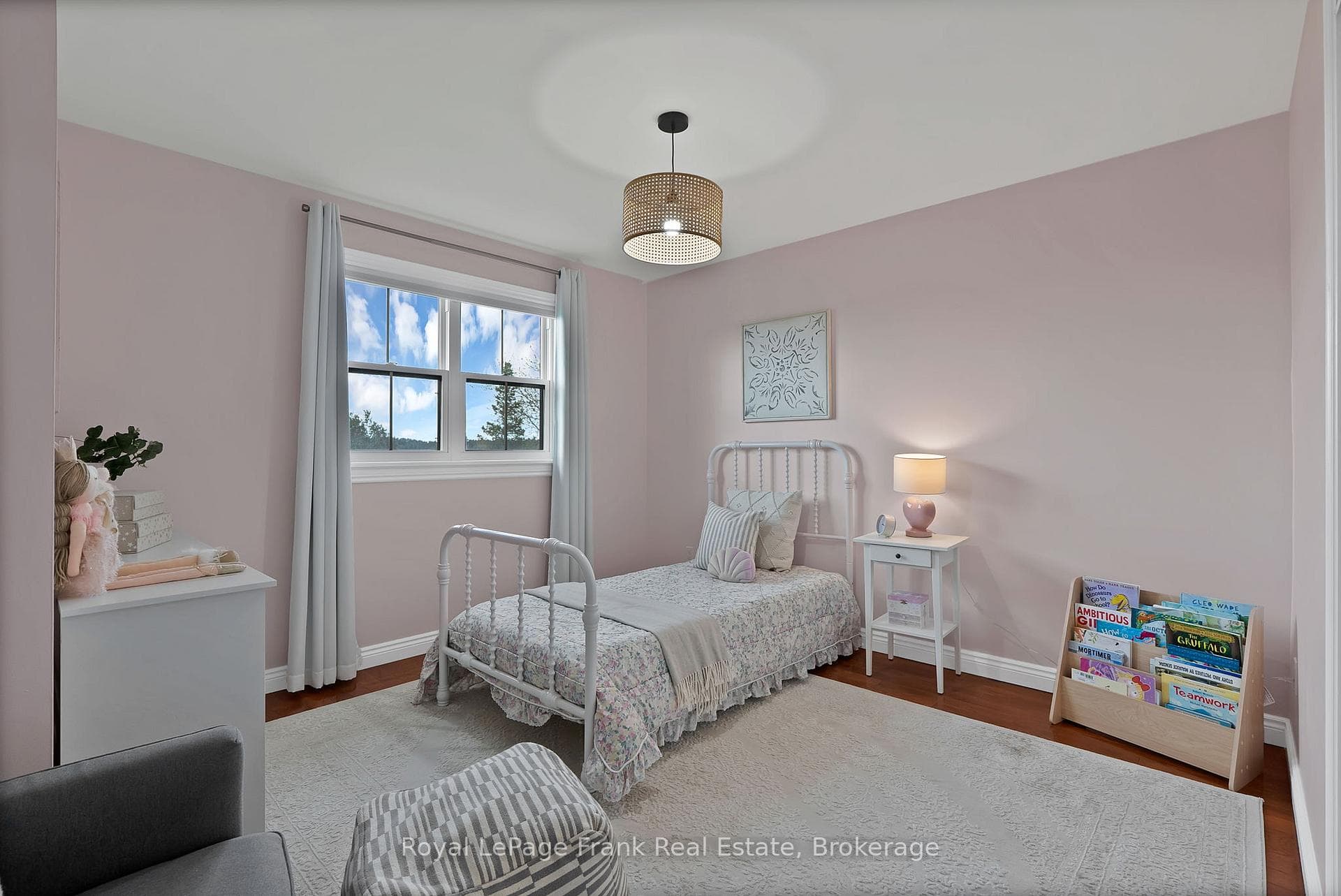 8 Gamron Avenue photo 23