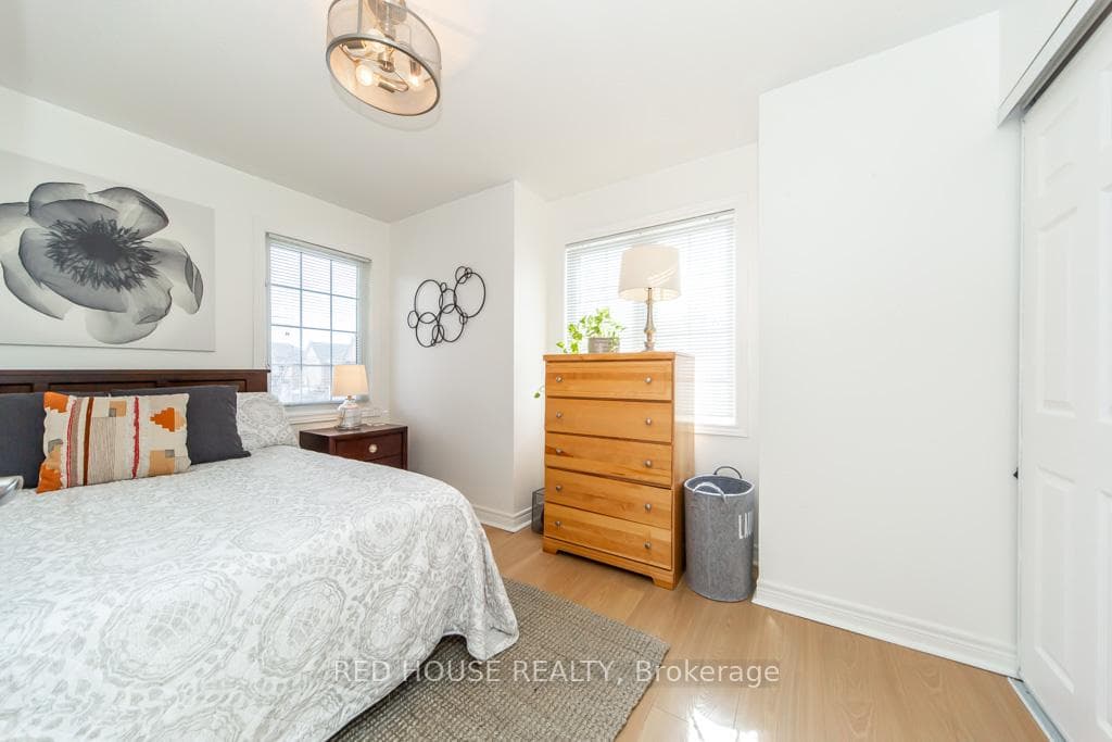 12 Naylor Lane photo 16