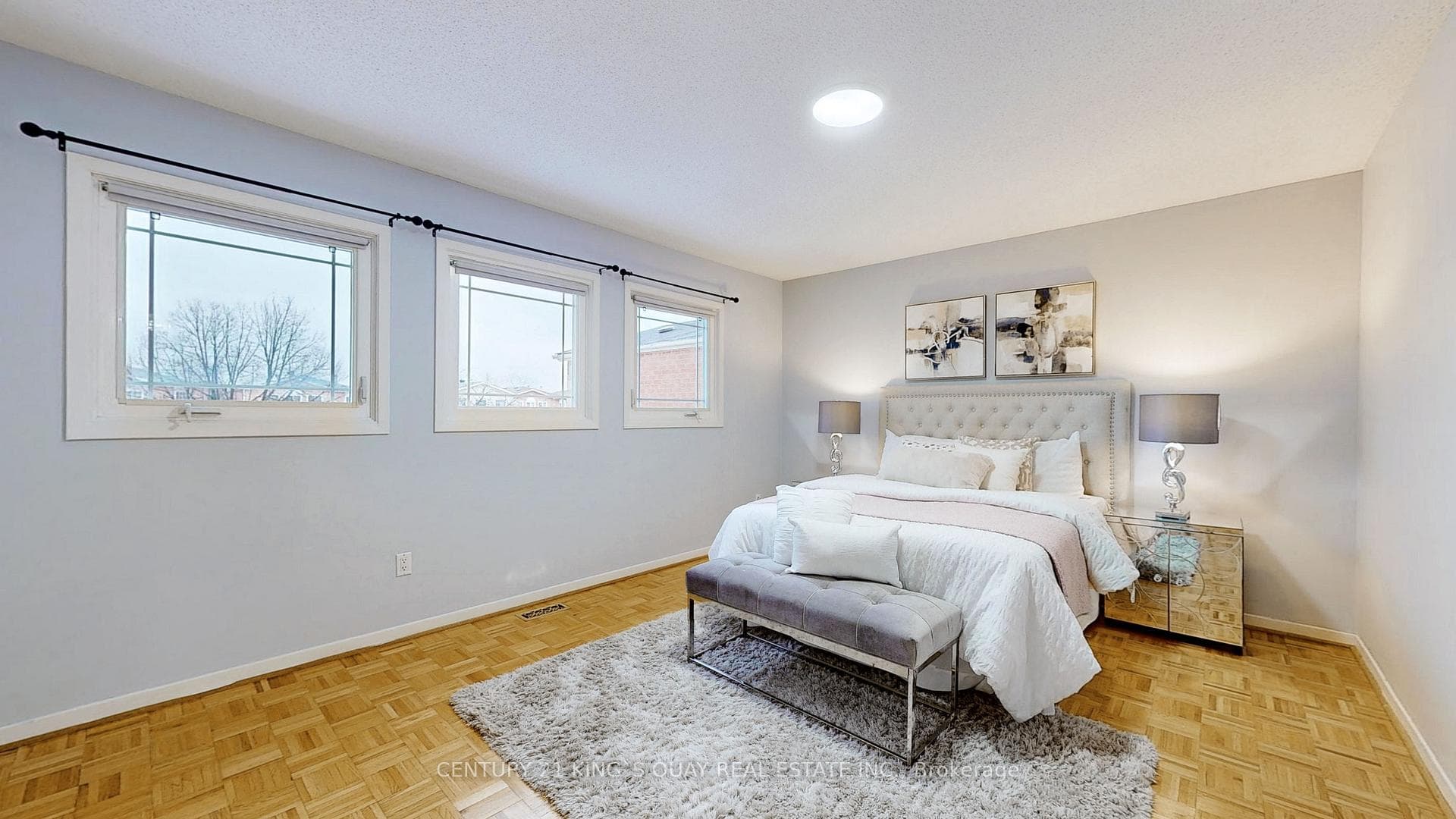 77 Roxanne Crescent photo 16