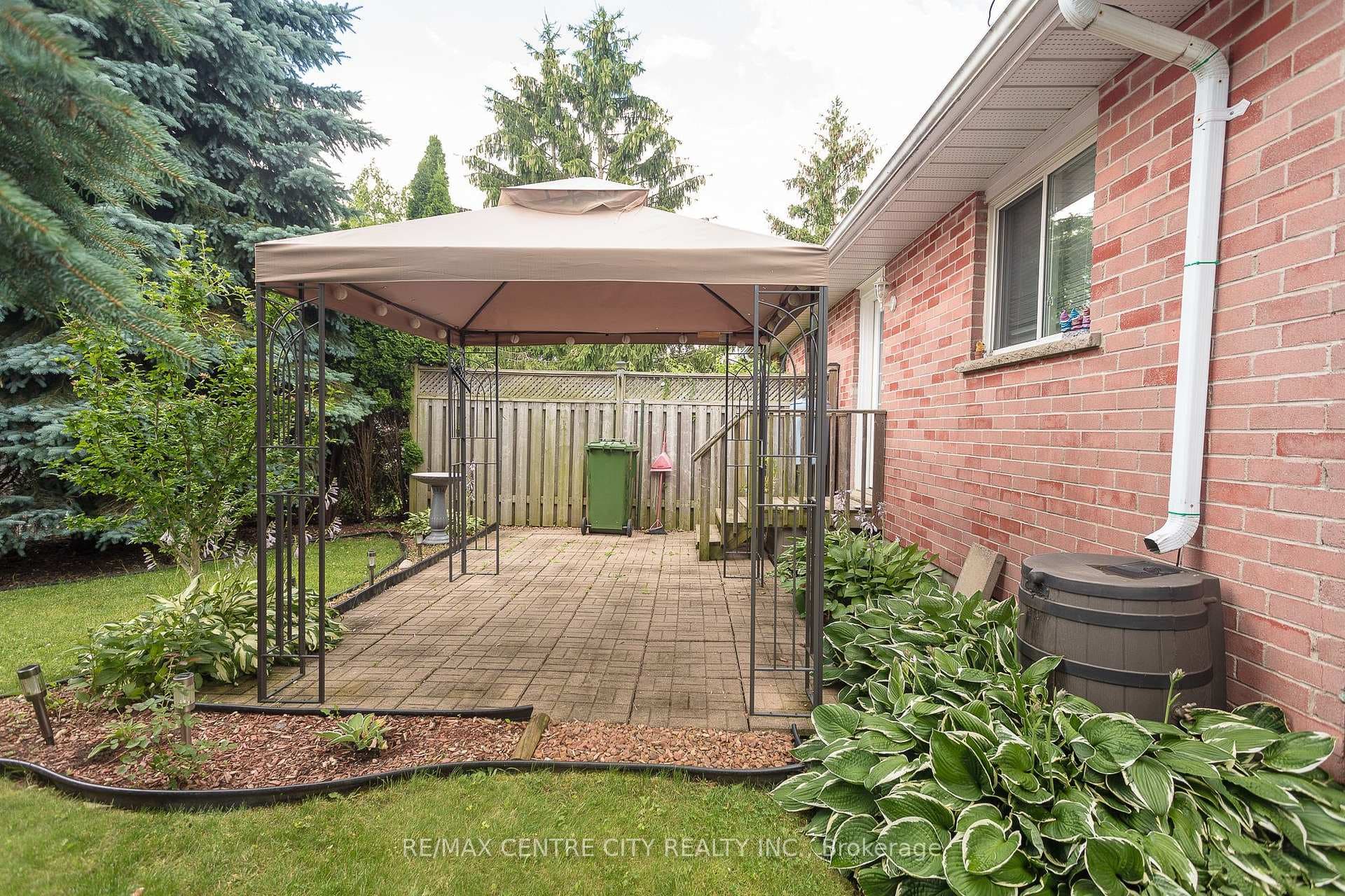 373 Chestnut Street photo 39