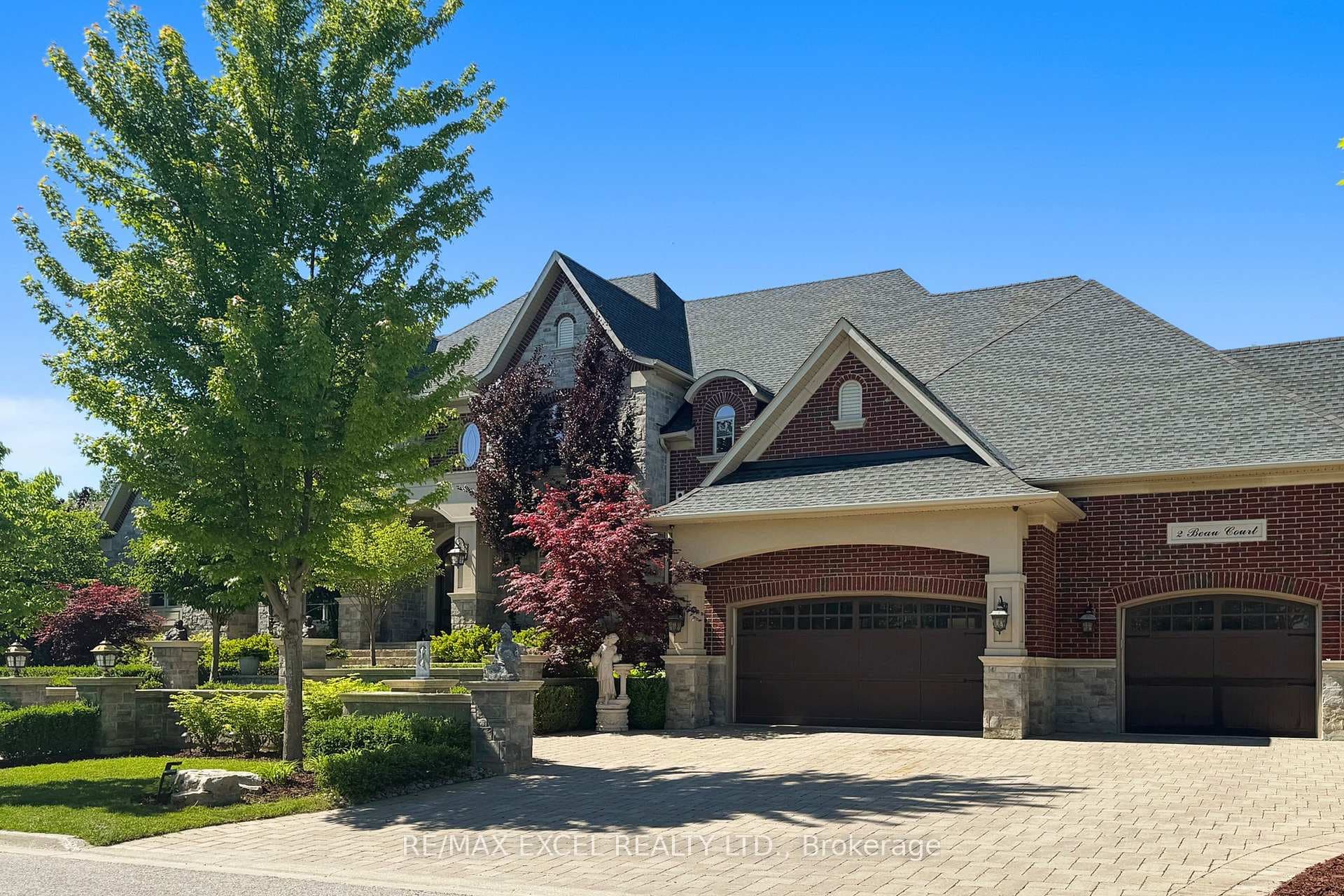 2 Beau Court photo 2