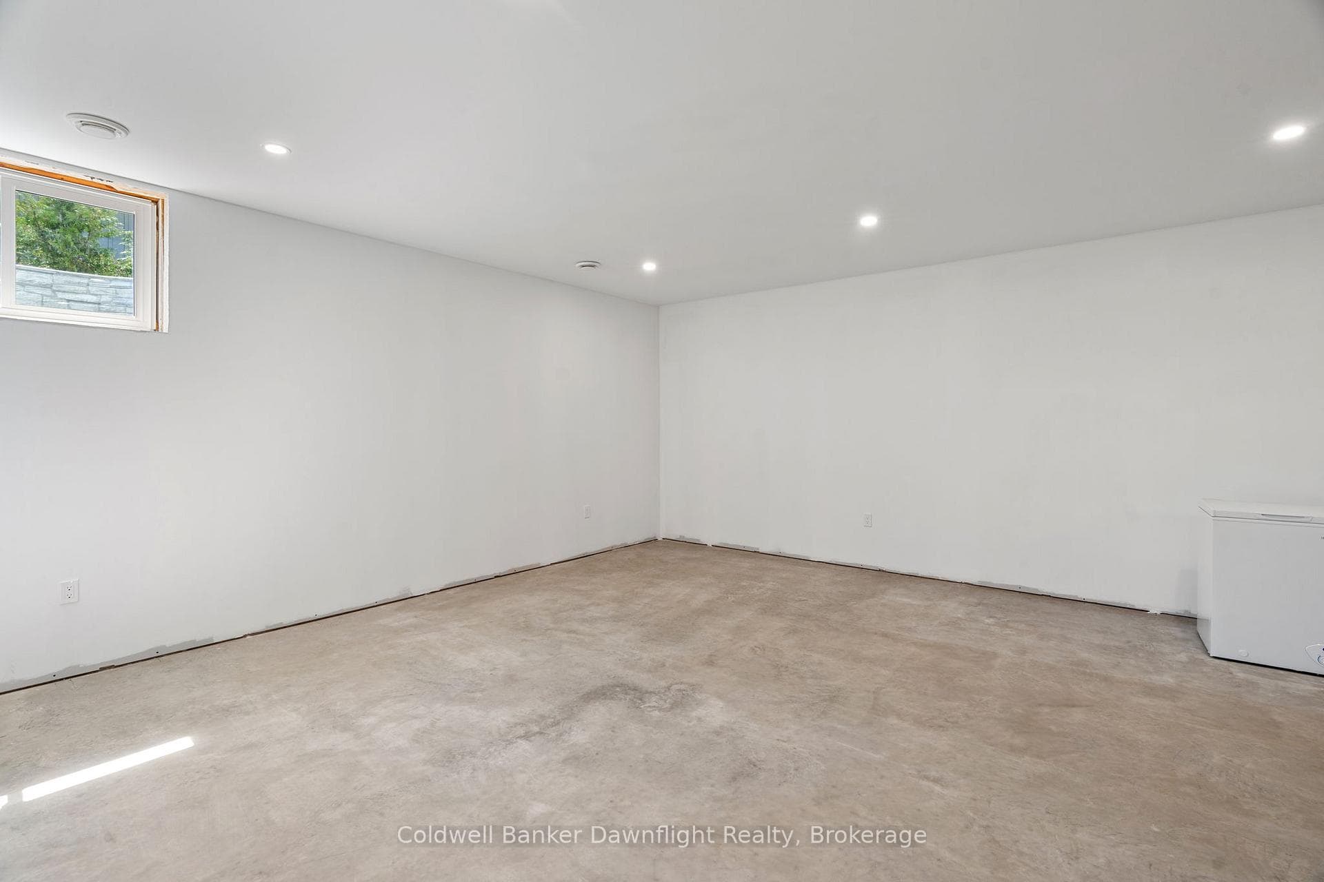 714 Gloria Street photo 35