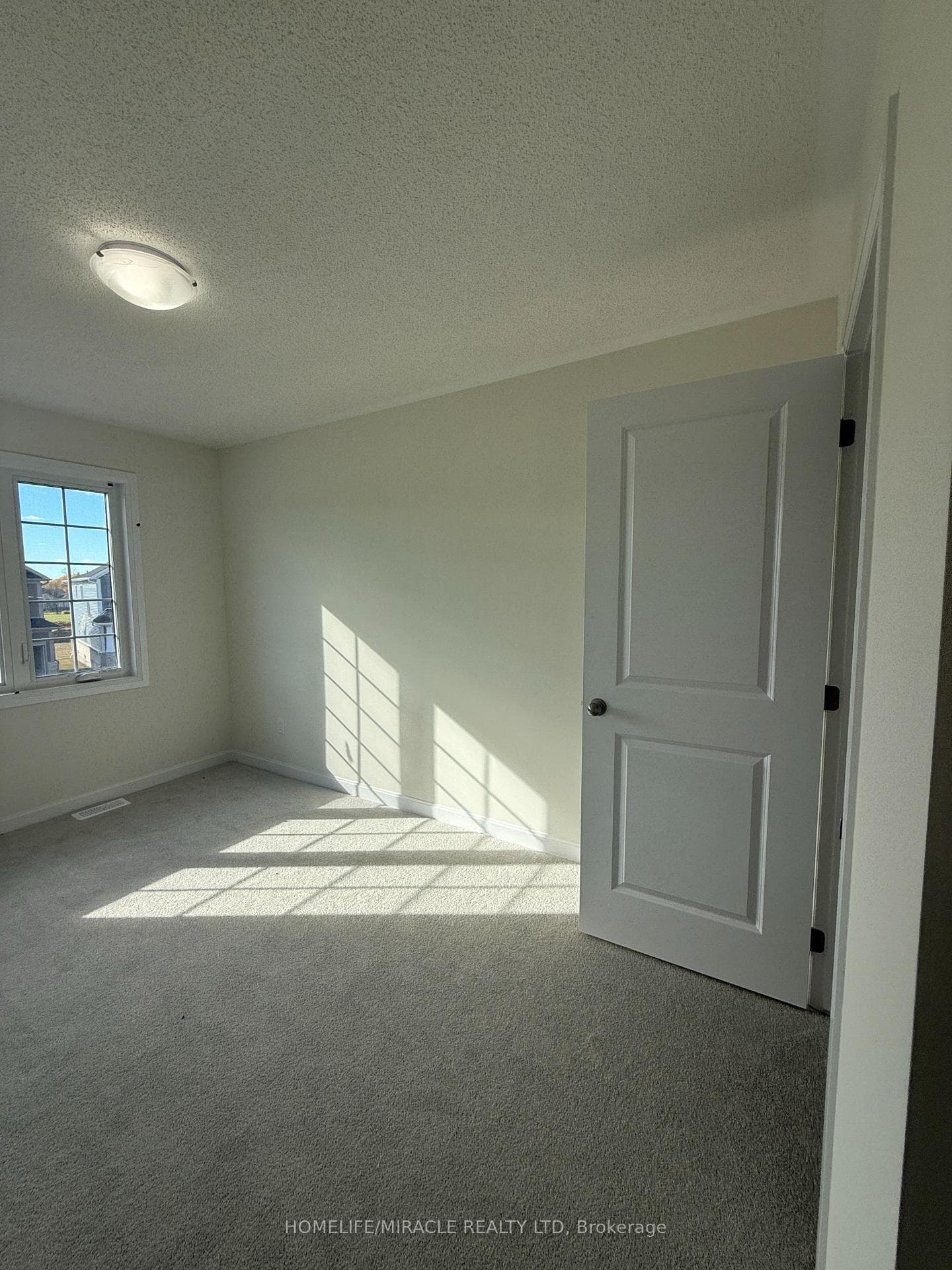 65 Golf Links Drive photo 31