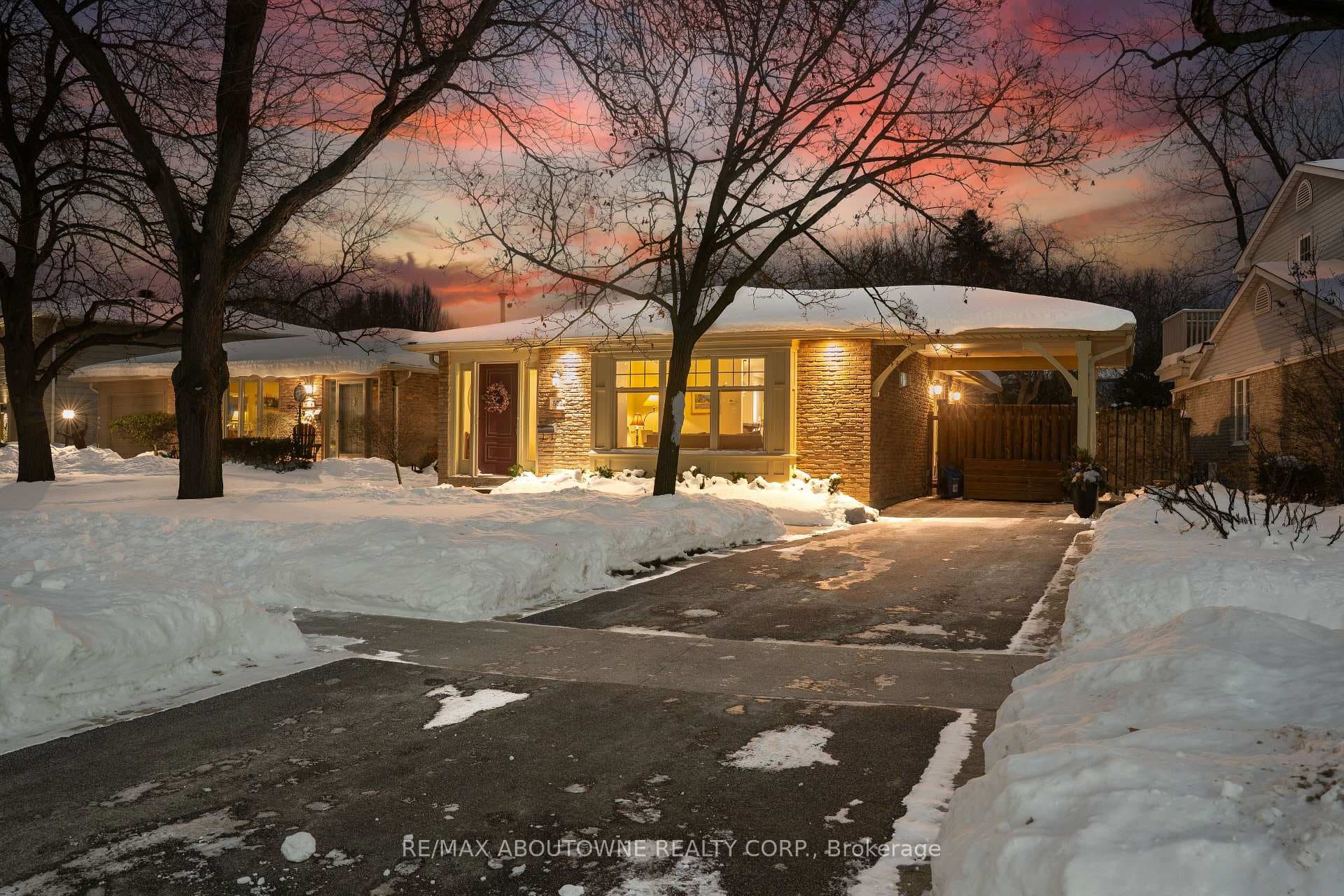 502 Bohemia Crescent photo 1