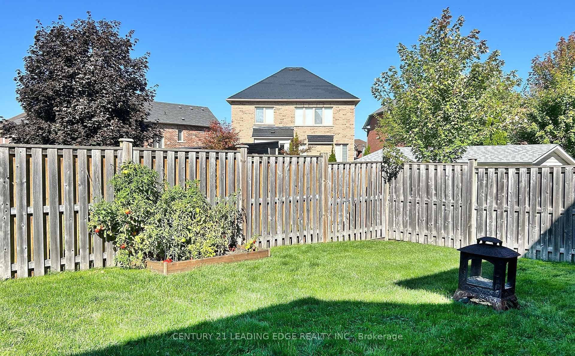 327 Mantle Avenue photo 31