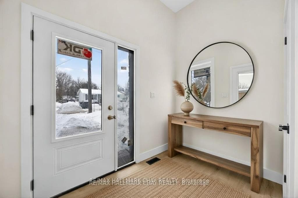 30 rose Avenue photo 9