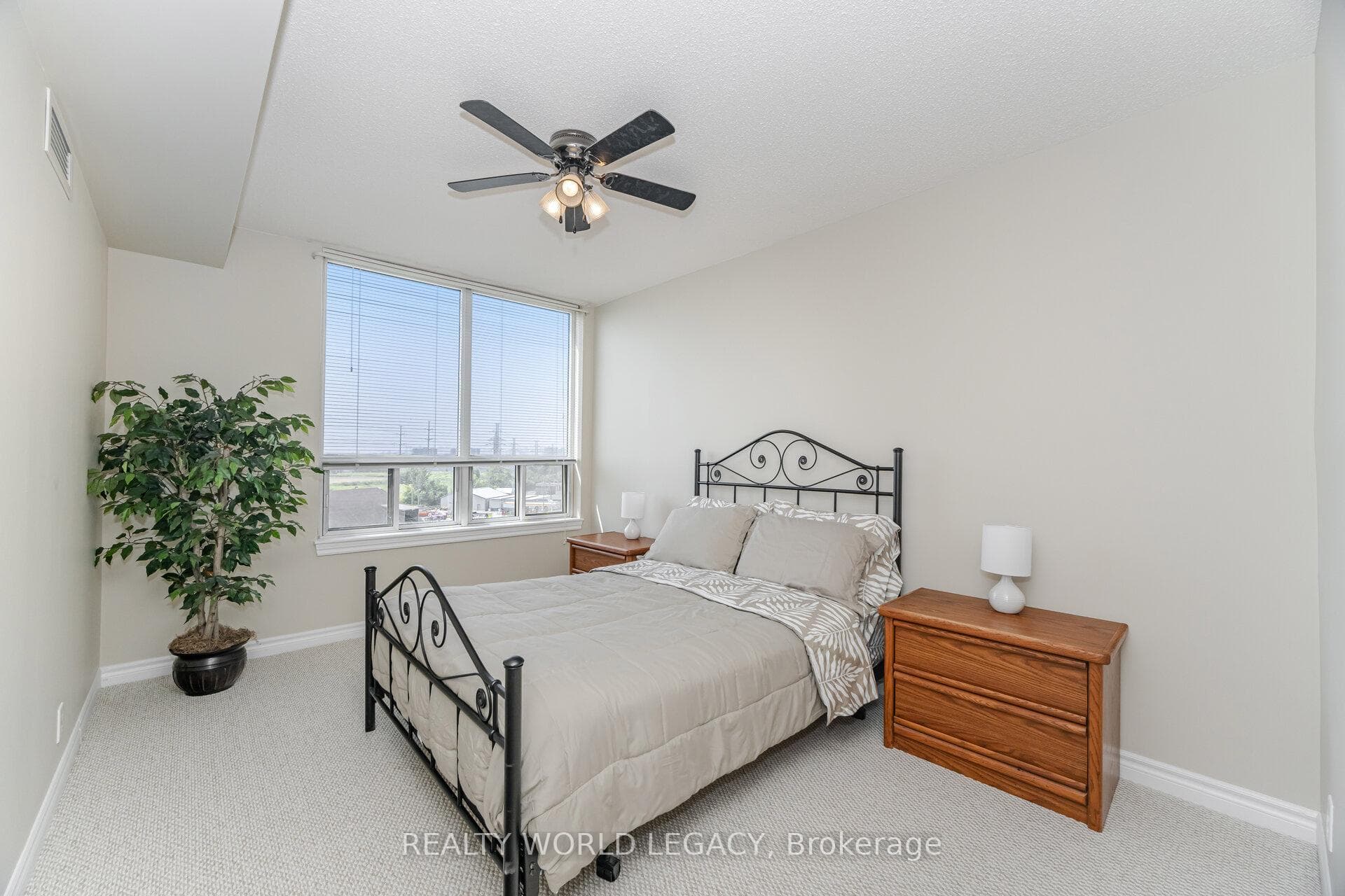 1720 Eglinton Avenue Unit 610 photo 19