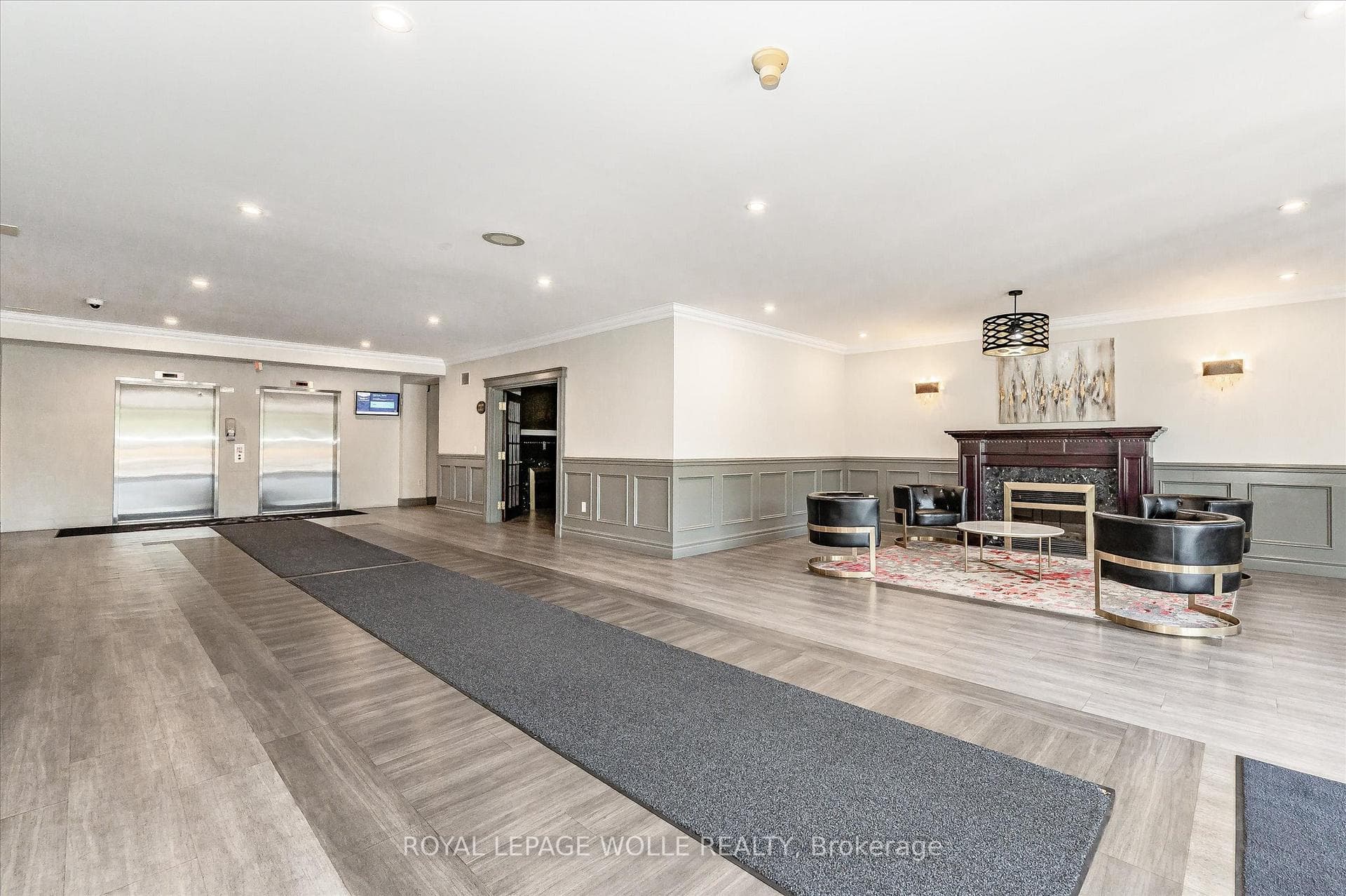 255 Keats Way Unit 706 photo 3
