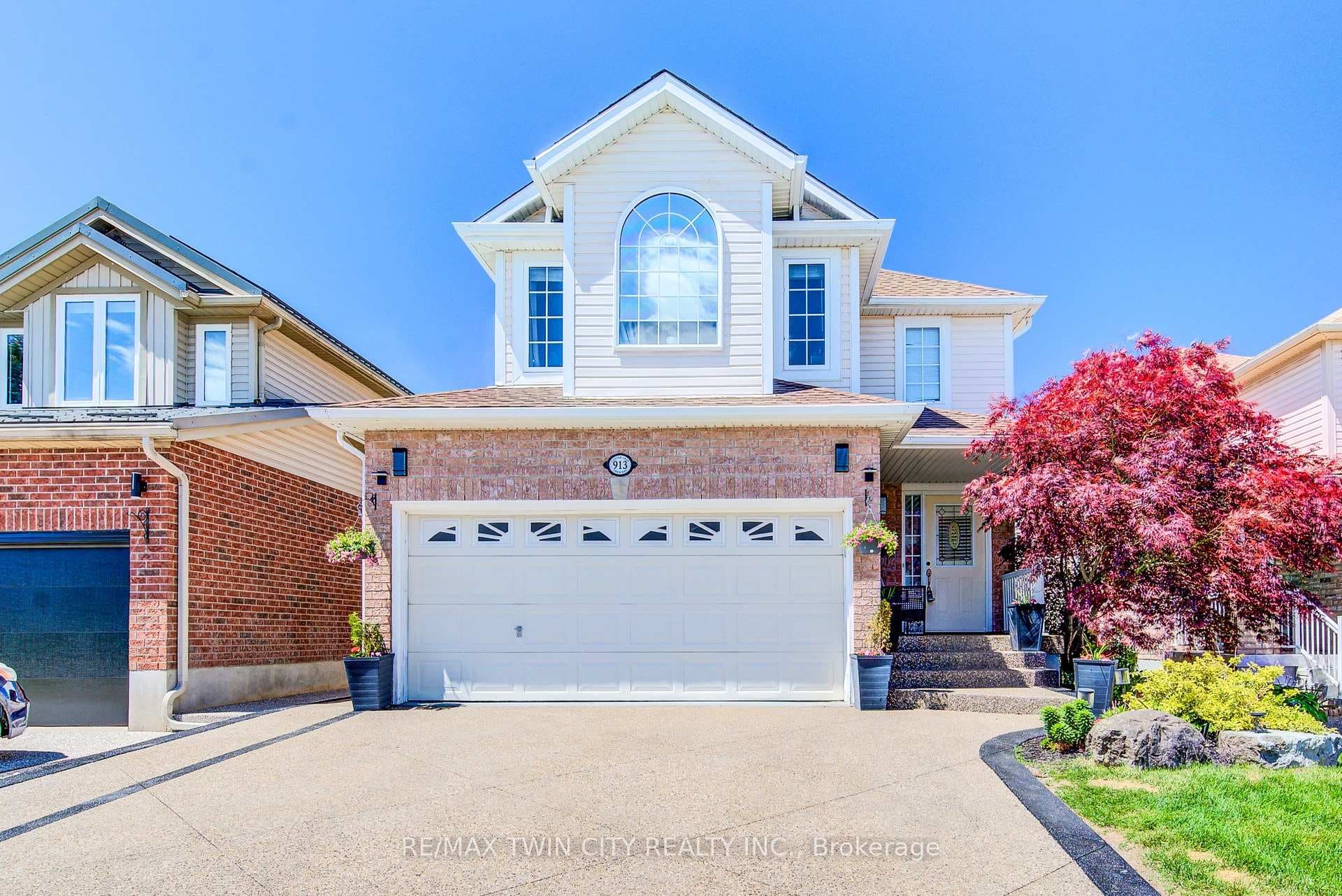 913 COPPER LEAF Crescent photo 1