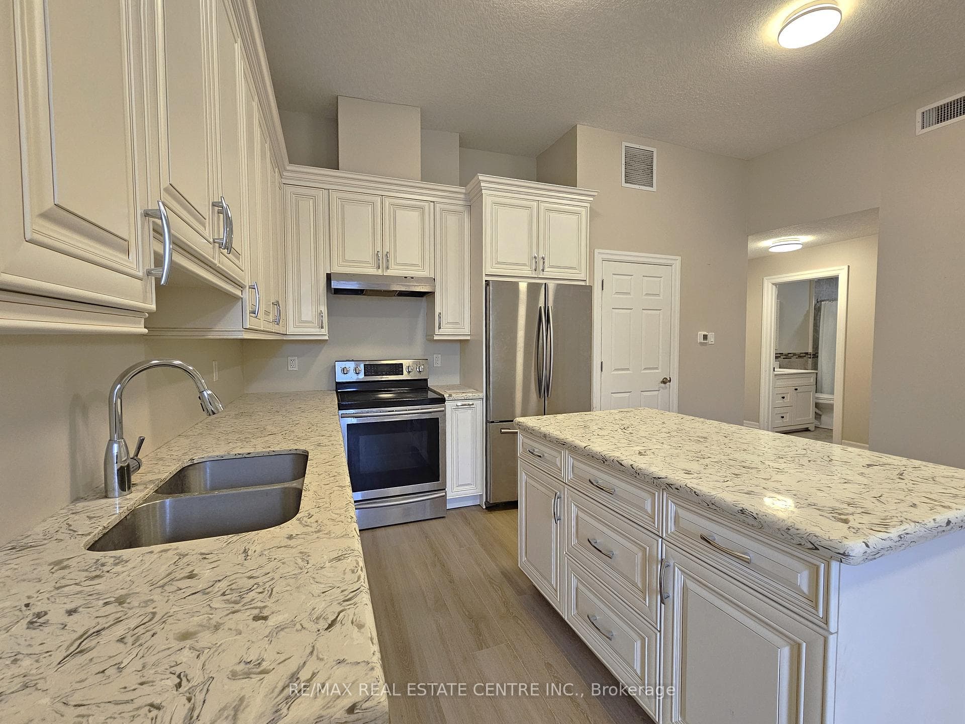 757 King Street Unit 205 photo 3