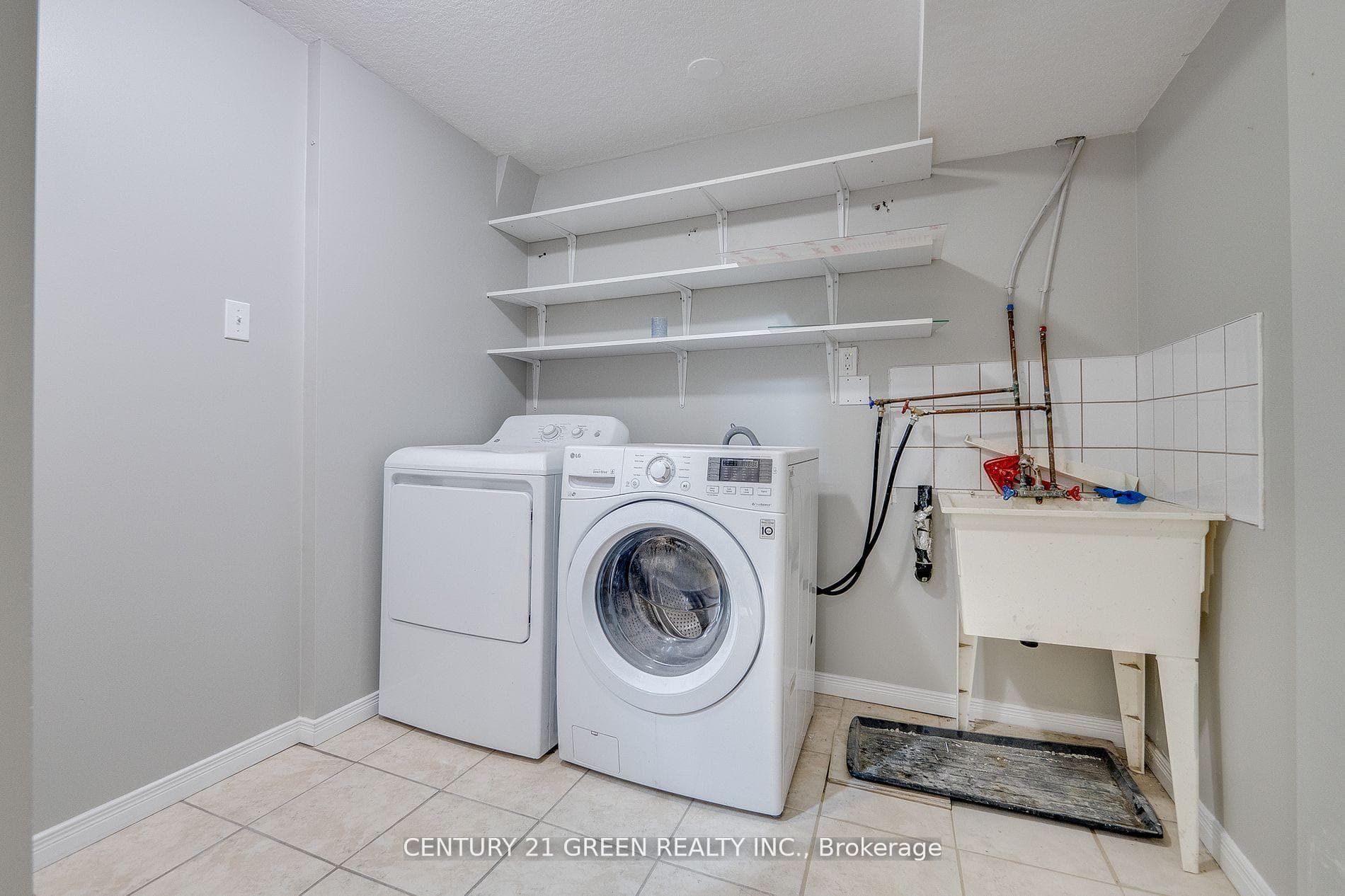 547 Windflower Crescent photo 29