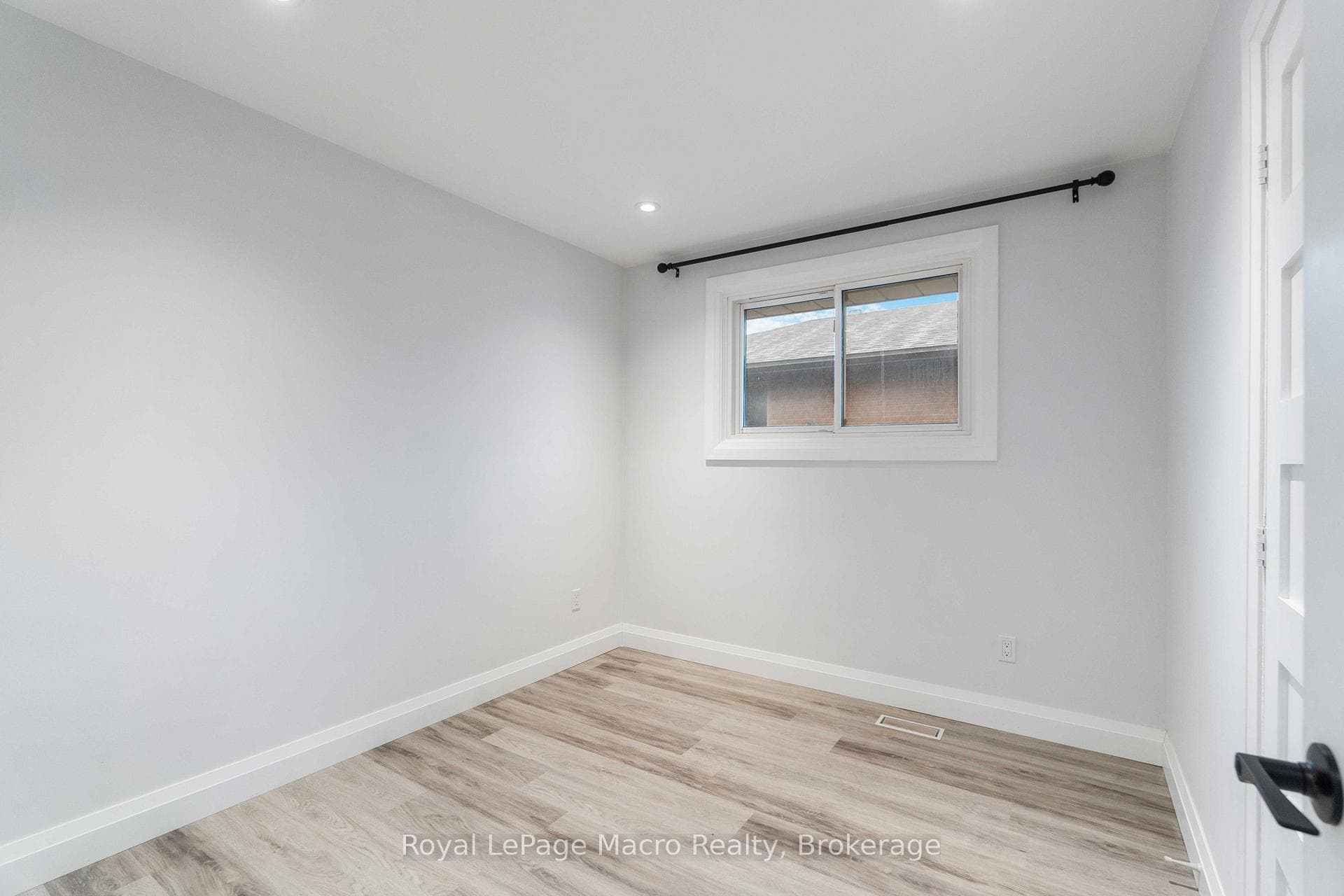 118 Burrwood Drive photo 11