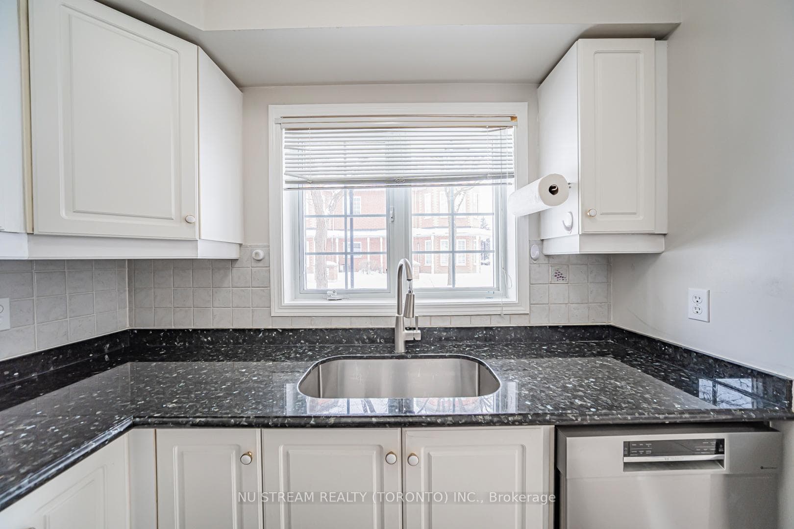 7 St Moritz Way Unit 5 photo 11