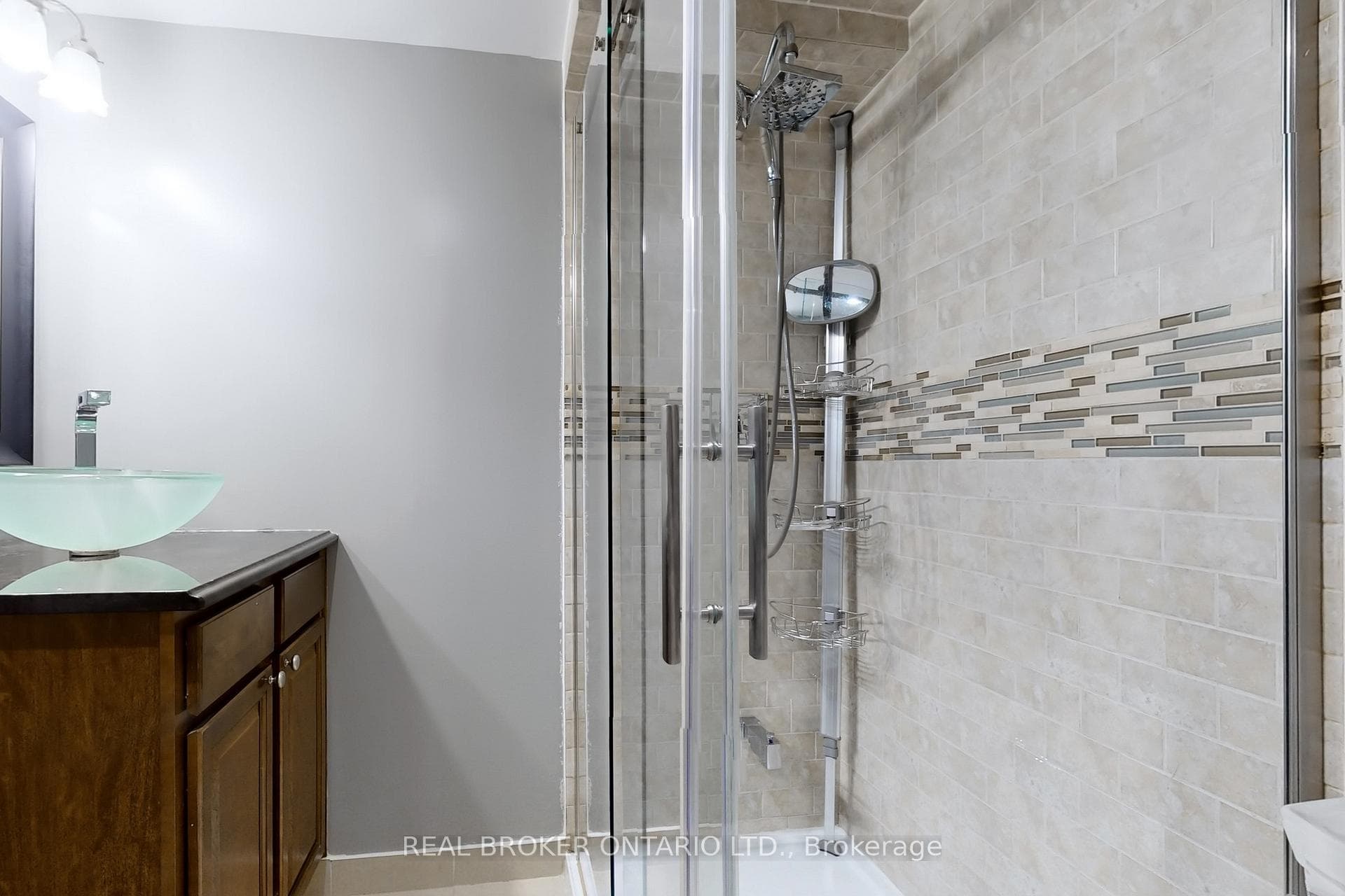 36 Vanguard Drive Unit Bsmt photo 12
