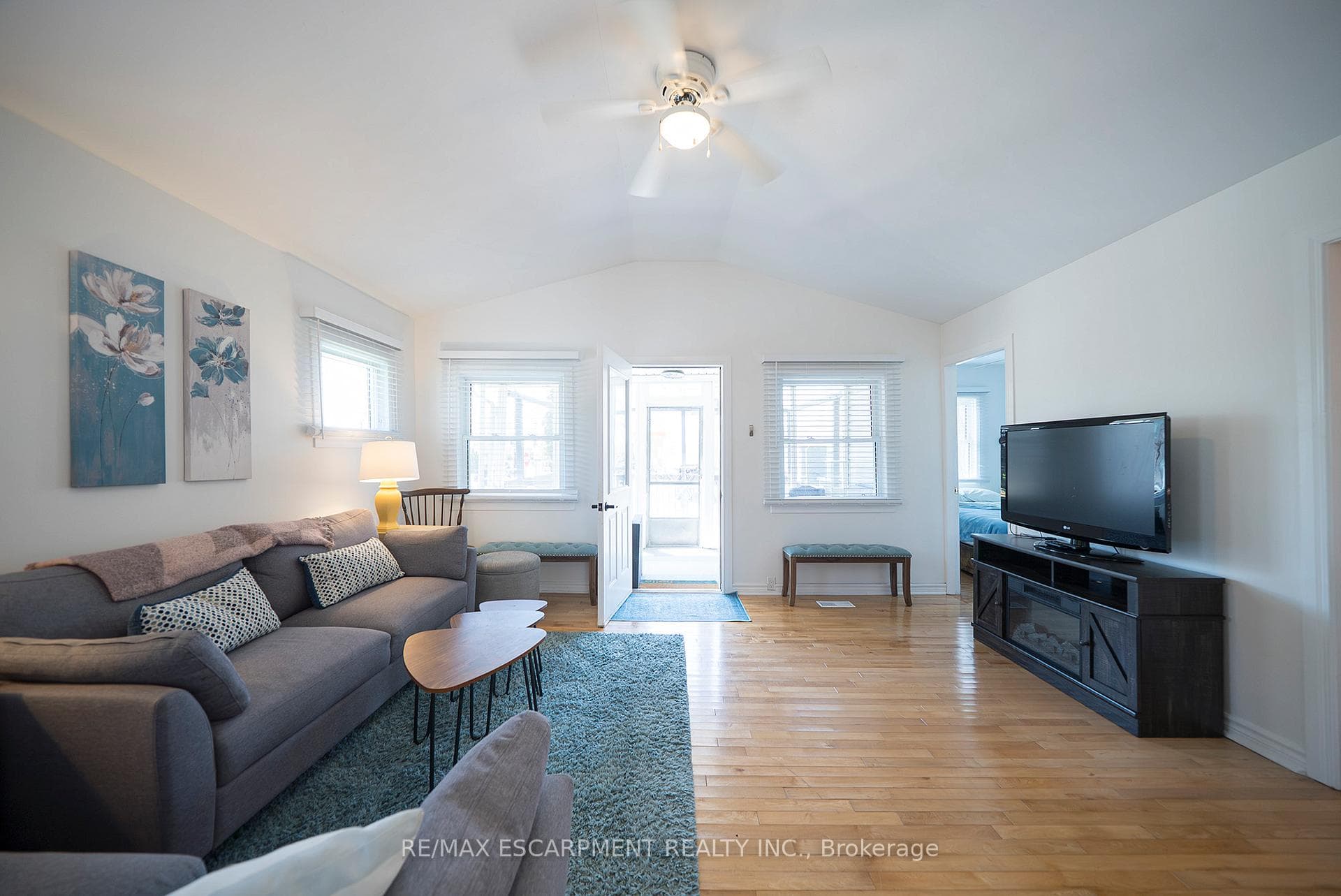 21 FERRIS Street photo 9