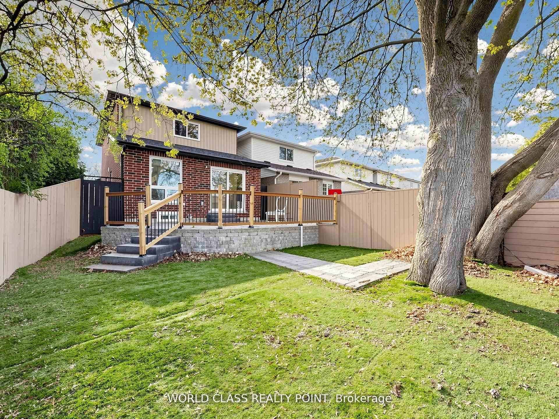 1638 Norwill Crescent photo 38