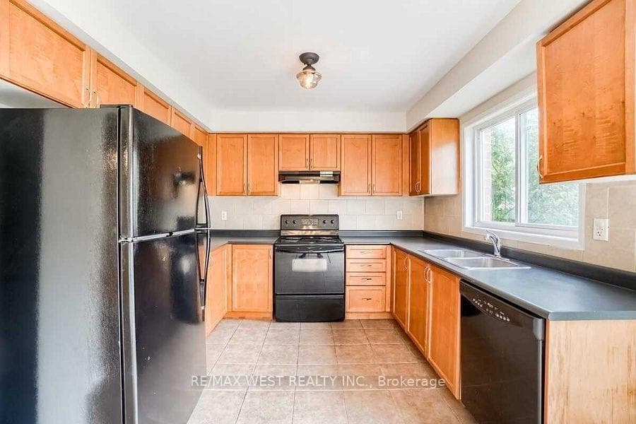 256 Brisdale Drive photo 8