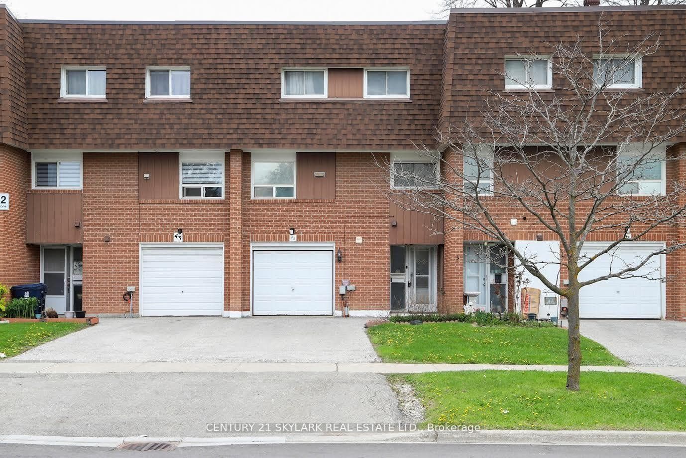 452 Silverstone Drive Unit 44 photo 1