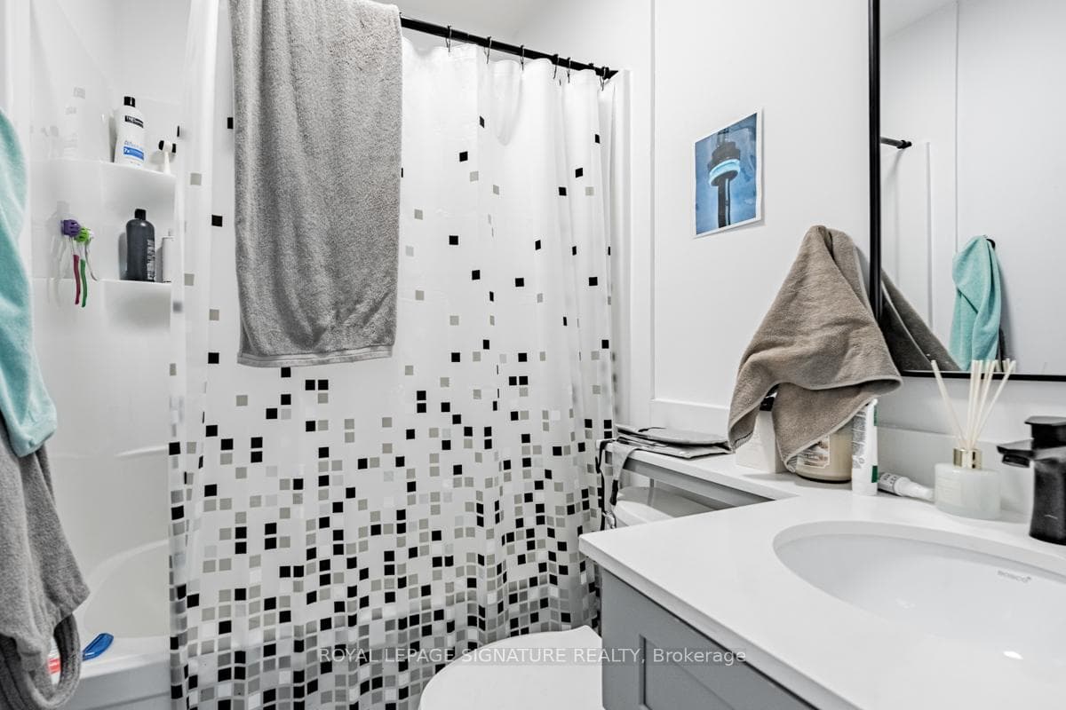 679 Dovercourt Road Unit 2 photo 13