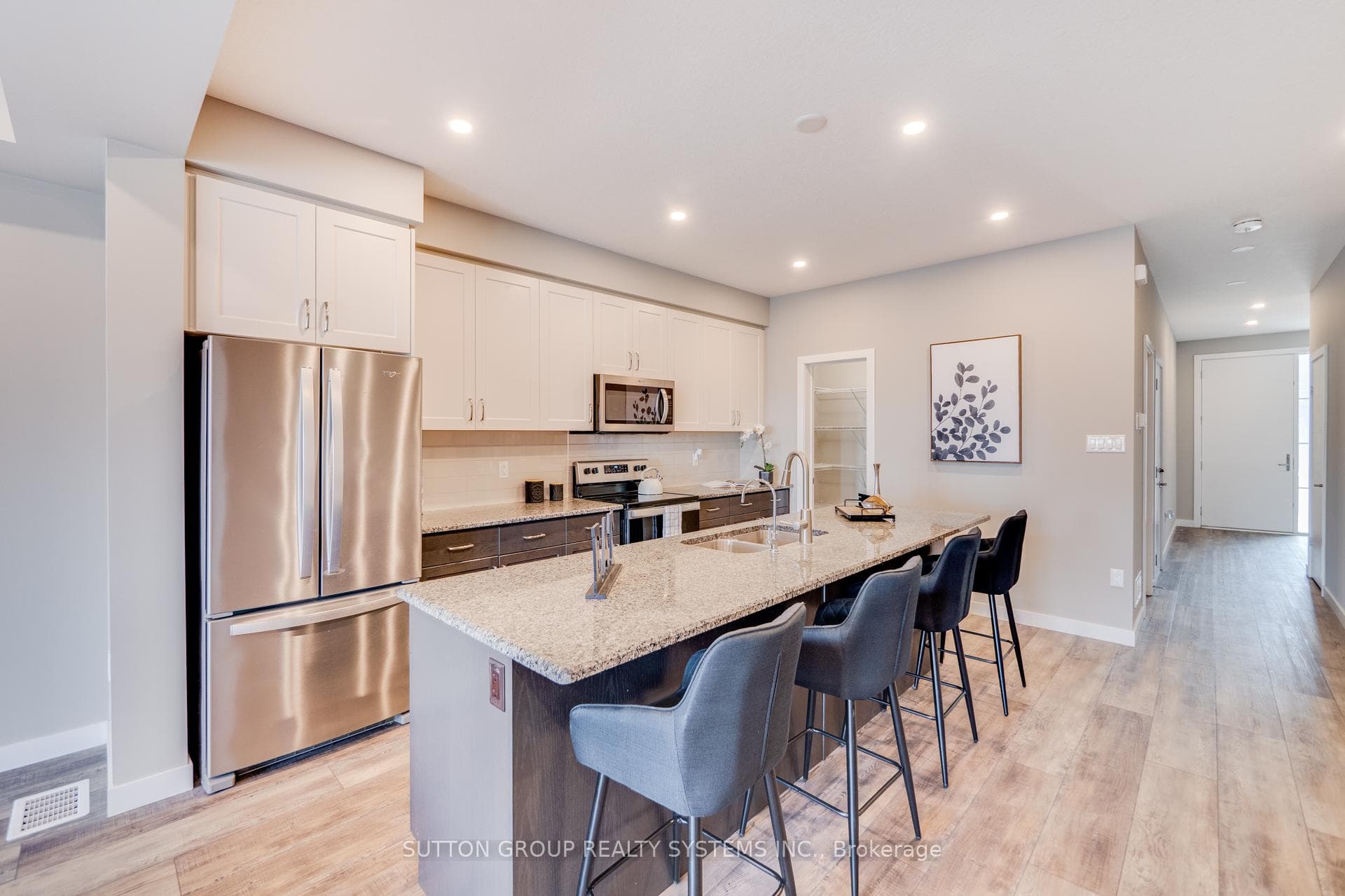 925 Robert Ferrie Drive photo 6