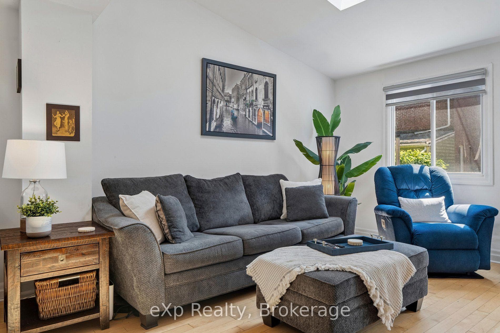 313 Bartlett Avenue photo 12