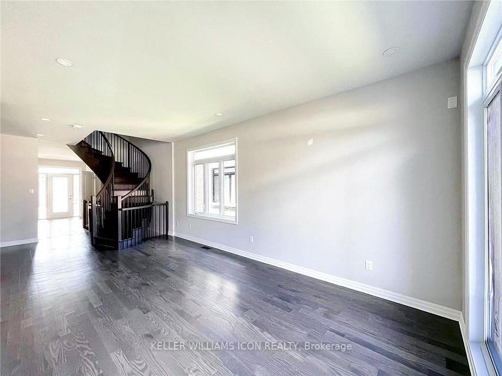 145 Avro Circle photo 8