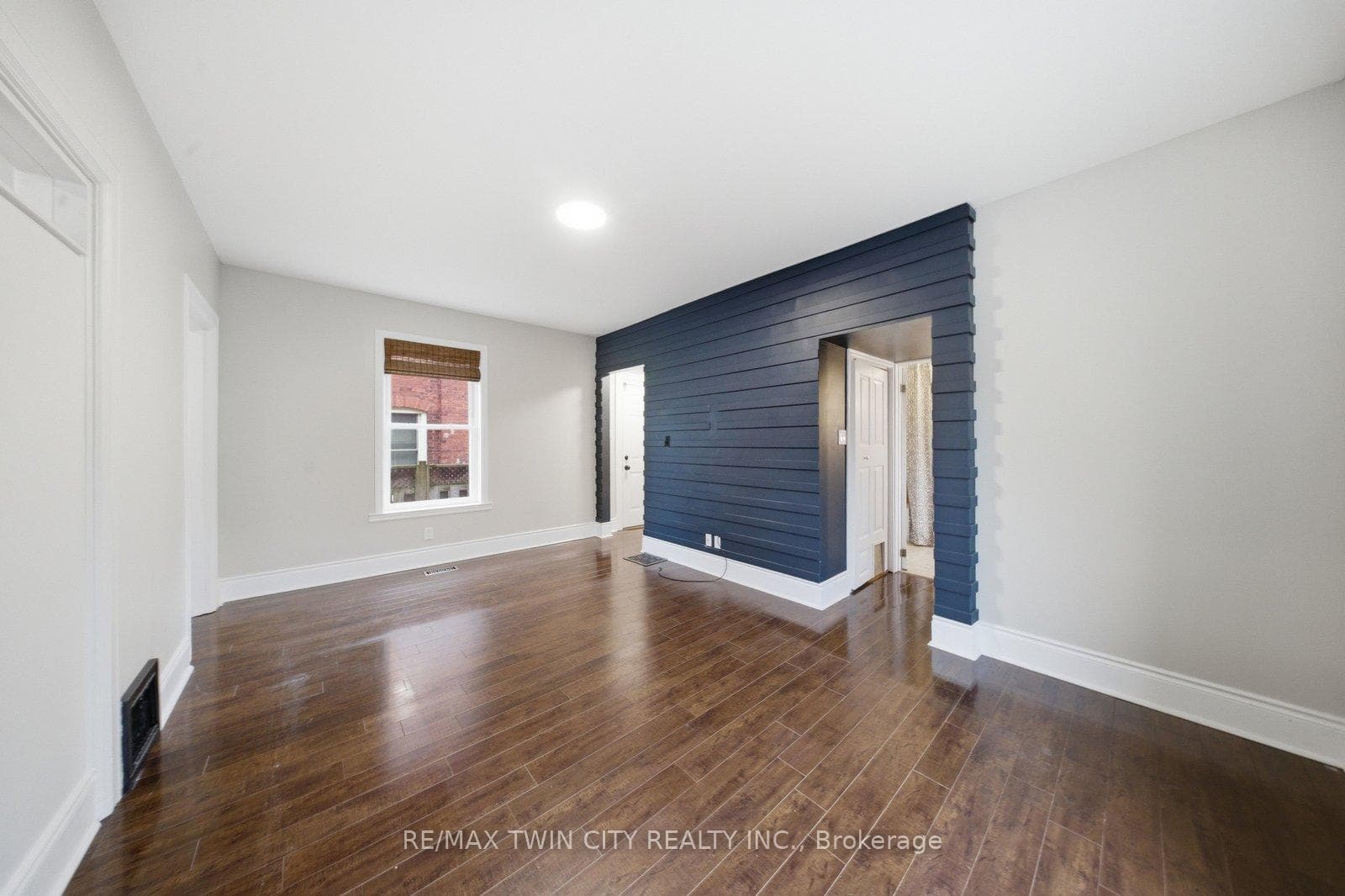 188 Grand River Avenue photo 10