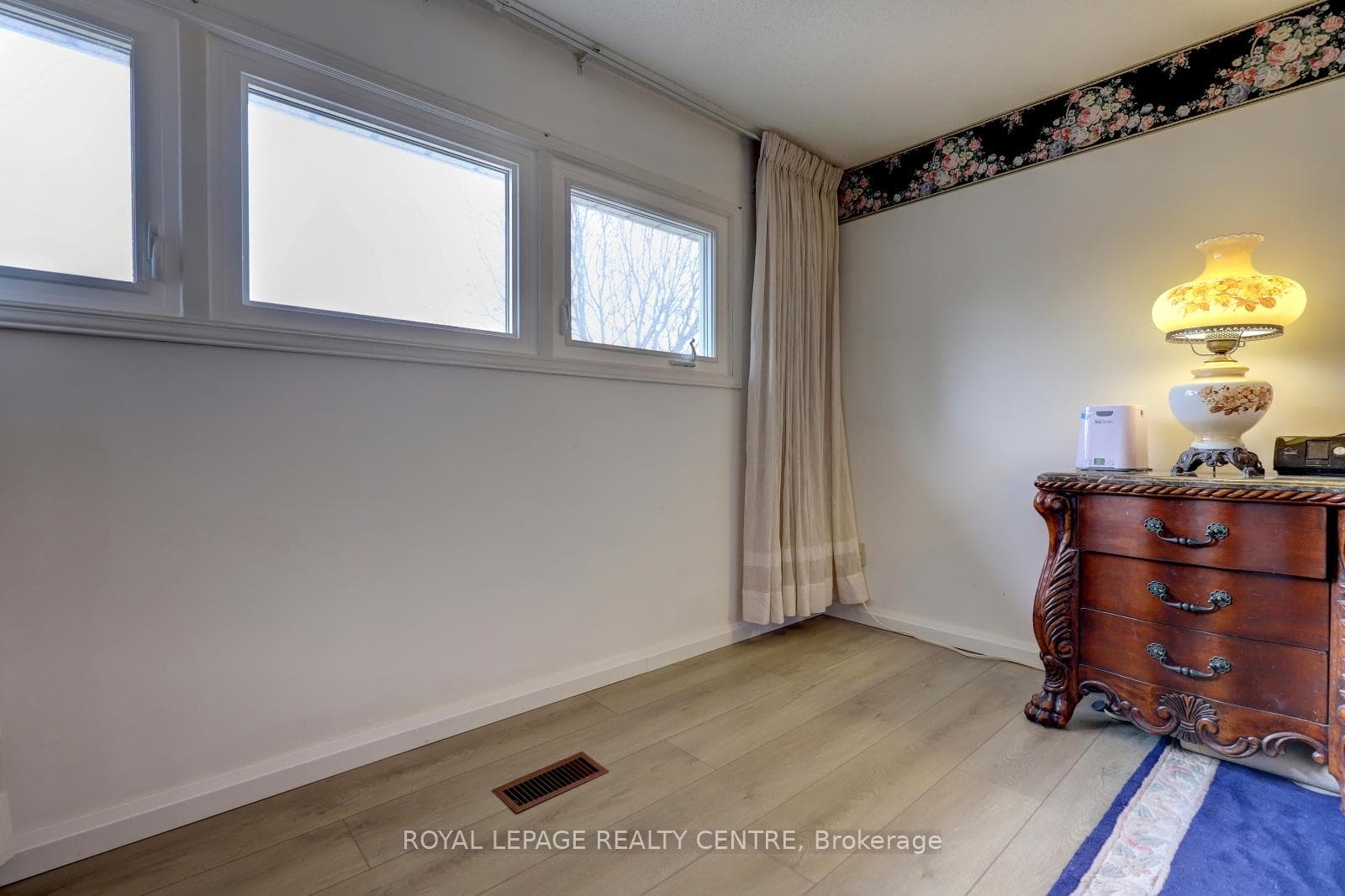 3200 Hazelwood Avenue photo 23