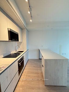 2485 Eglinton Avenue Unit 820 photo 13