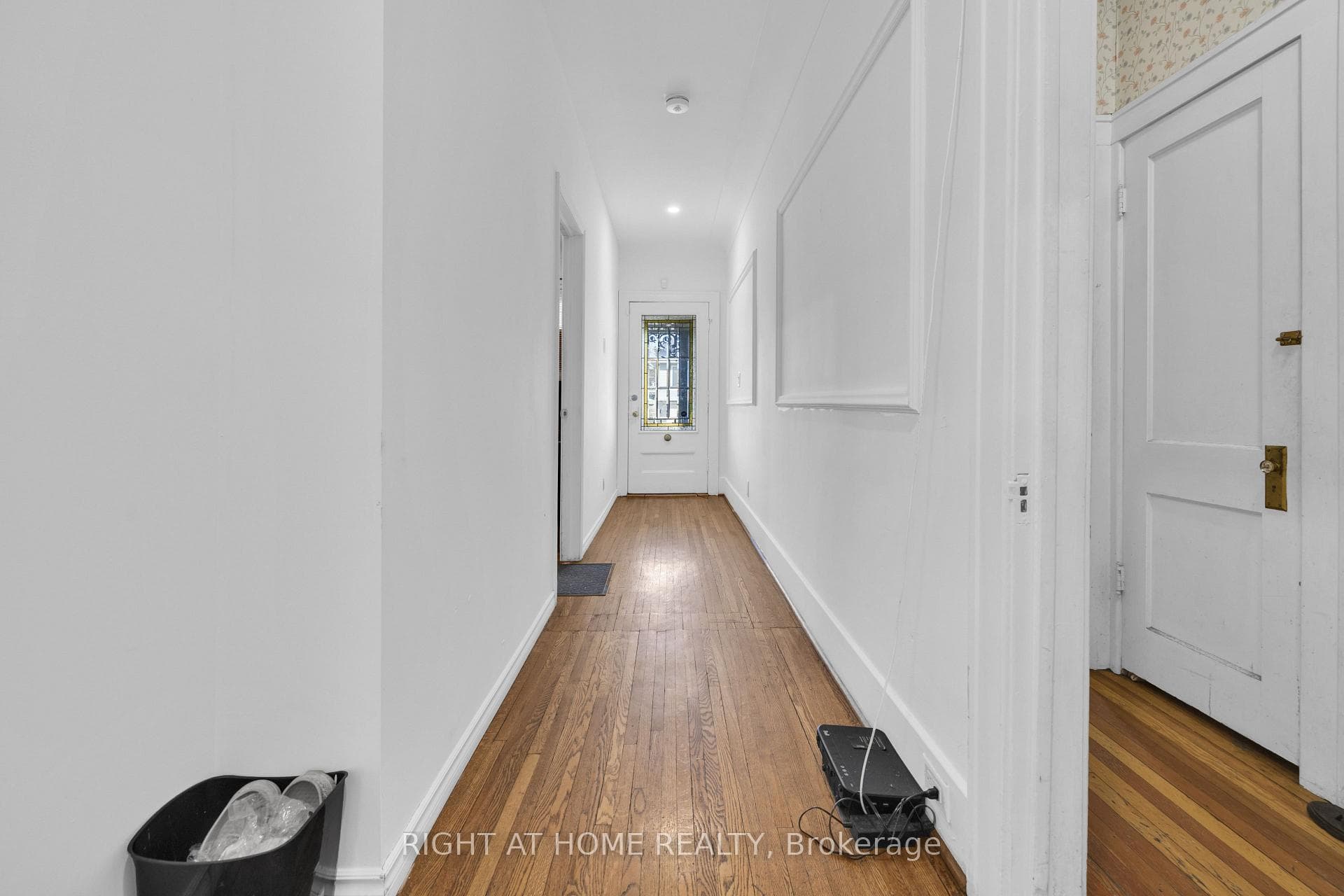 530-532 Campbell Avenue photo 9