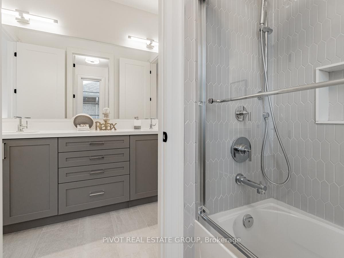 5 Rowe Street photo 30