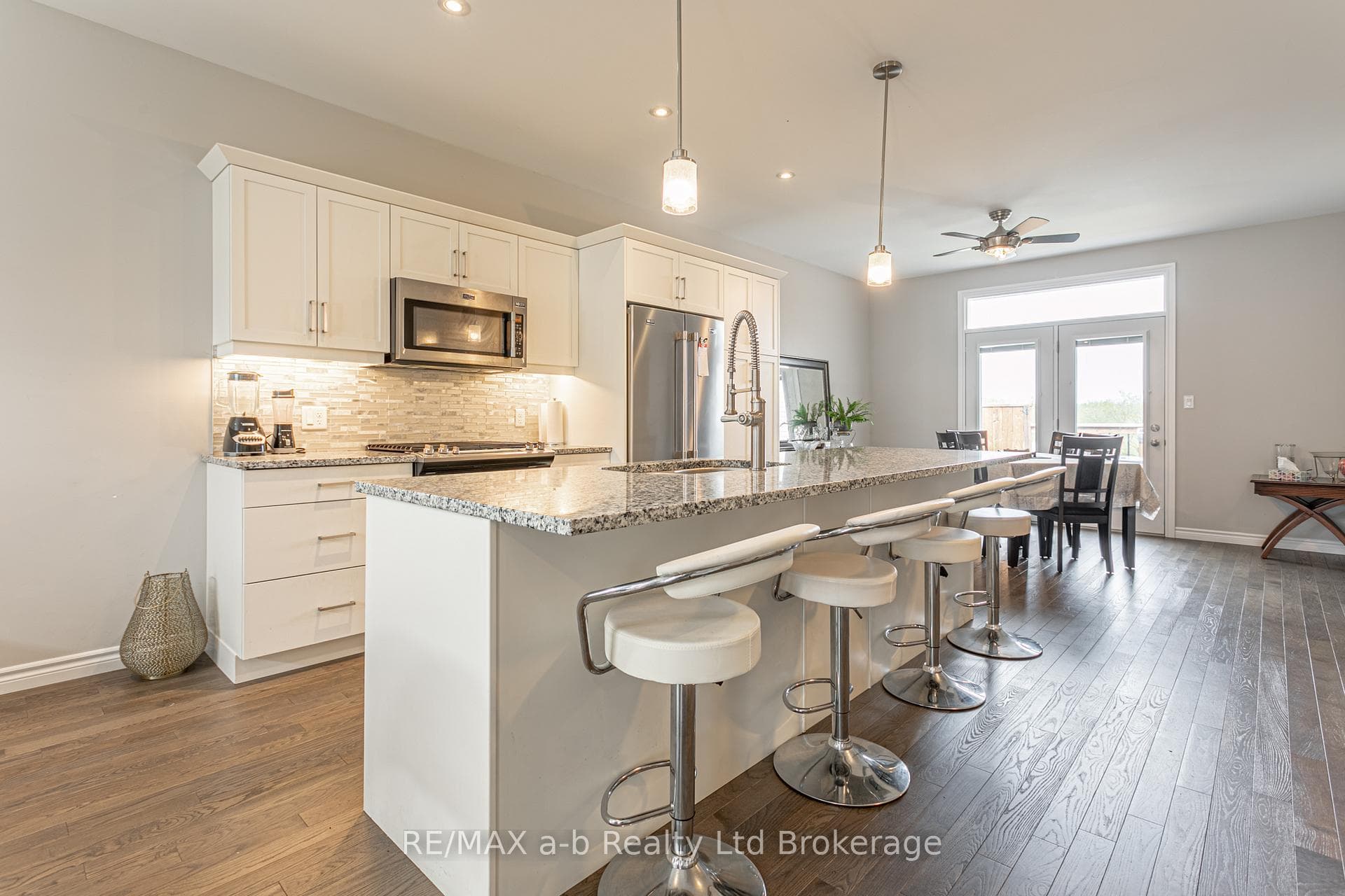 215 CHERRY Street photo 10