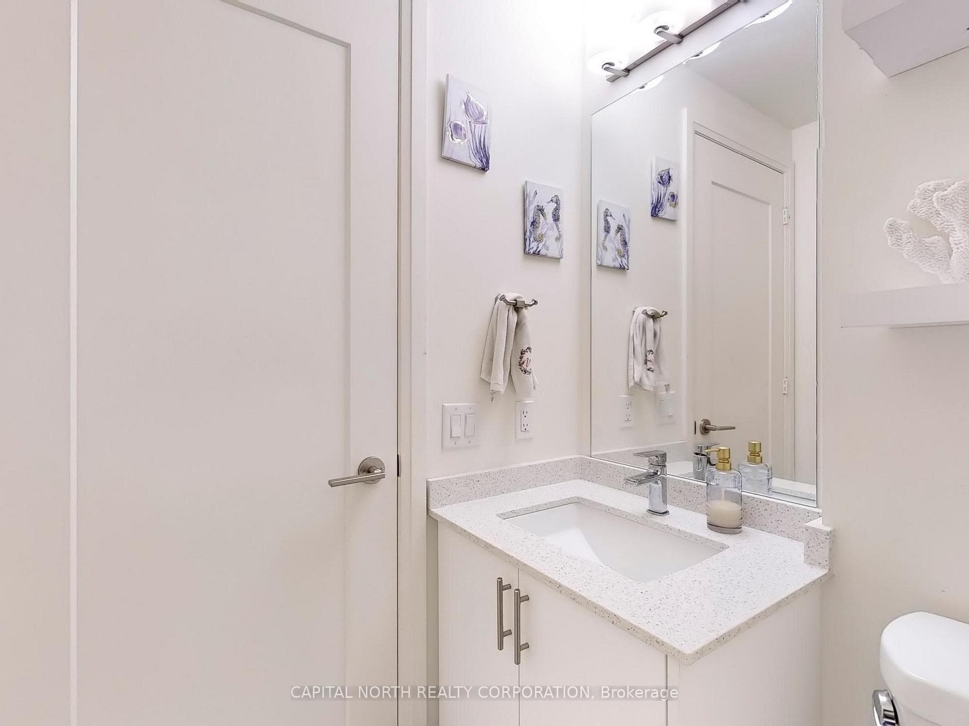 9000 Jane Street Unit 417 photo 27