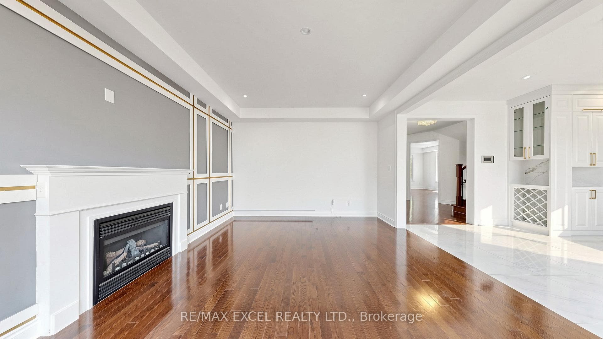 1062 Blackhall Crescent photo 13