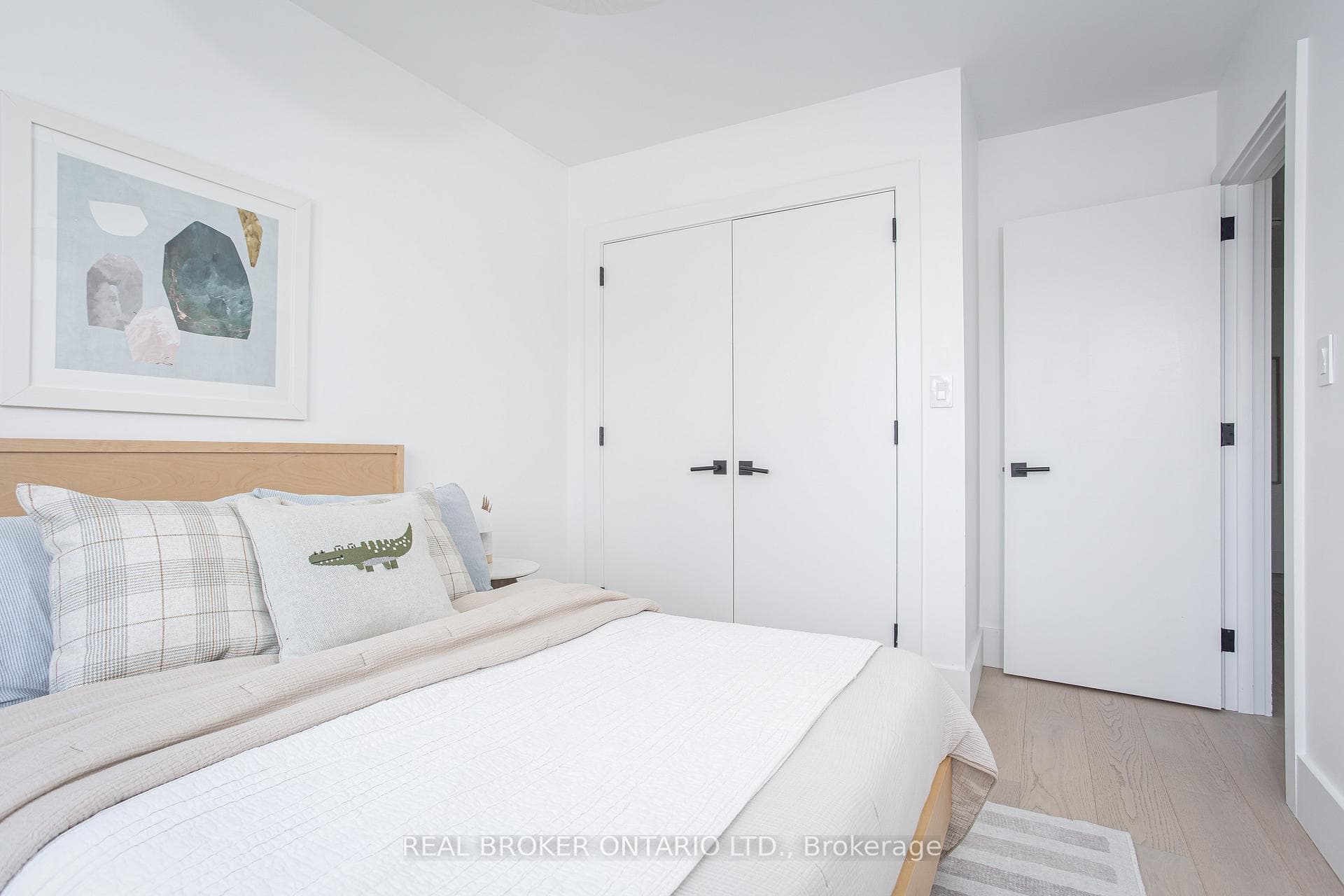 108 Evans Avenue photo 14