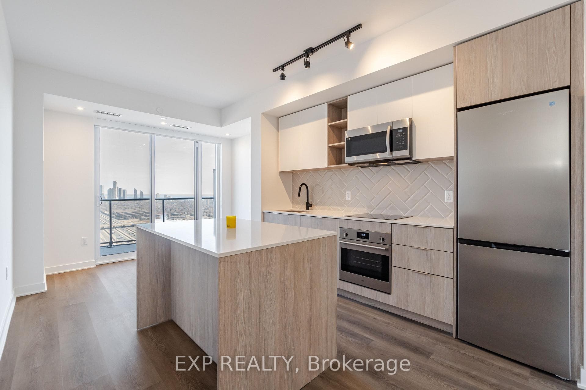 36 Zorra Street Unit 1805 photo 2