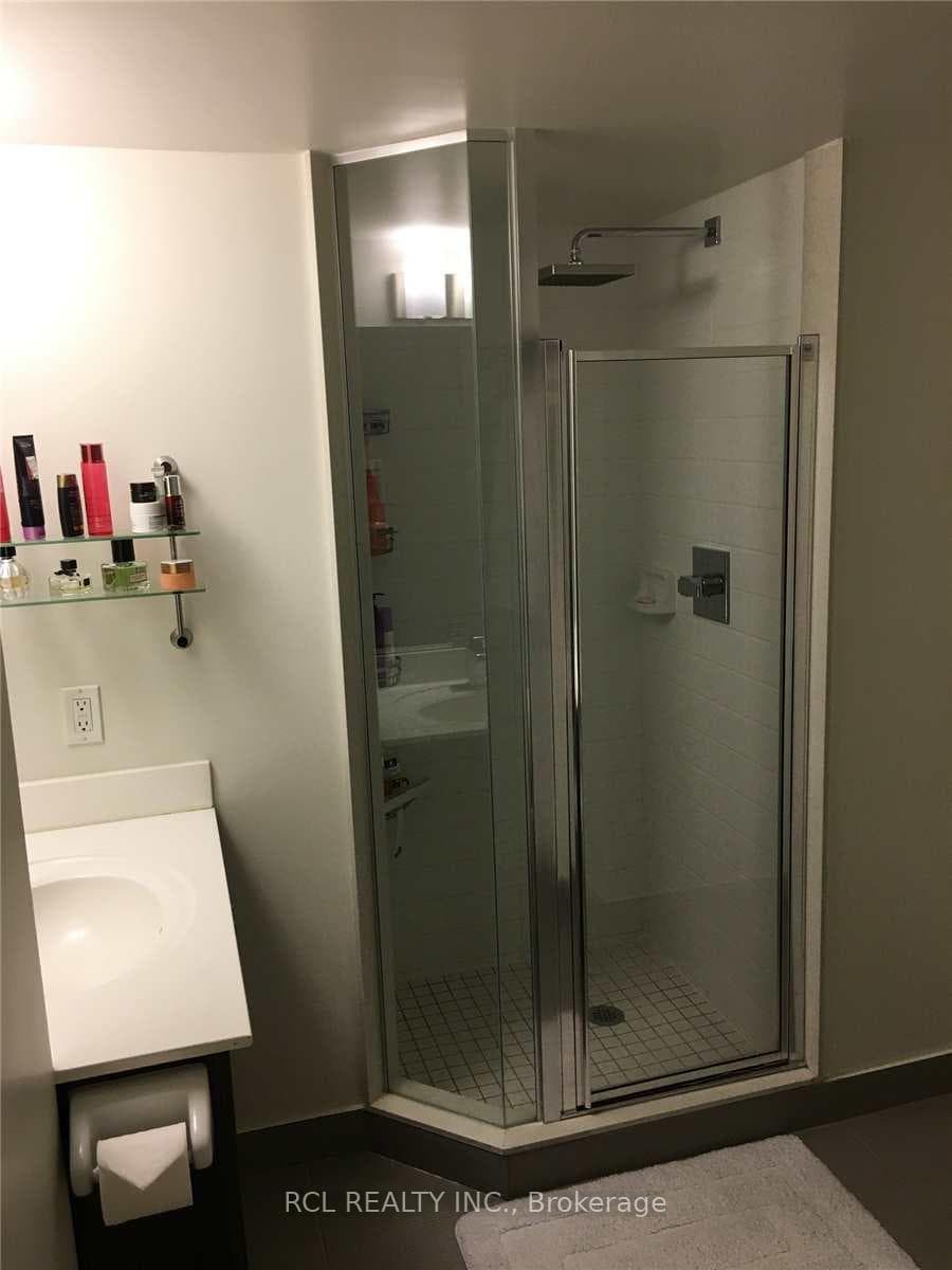 Ensuite shower