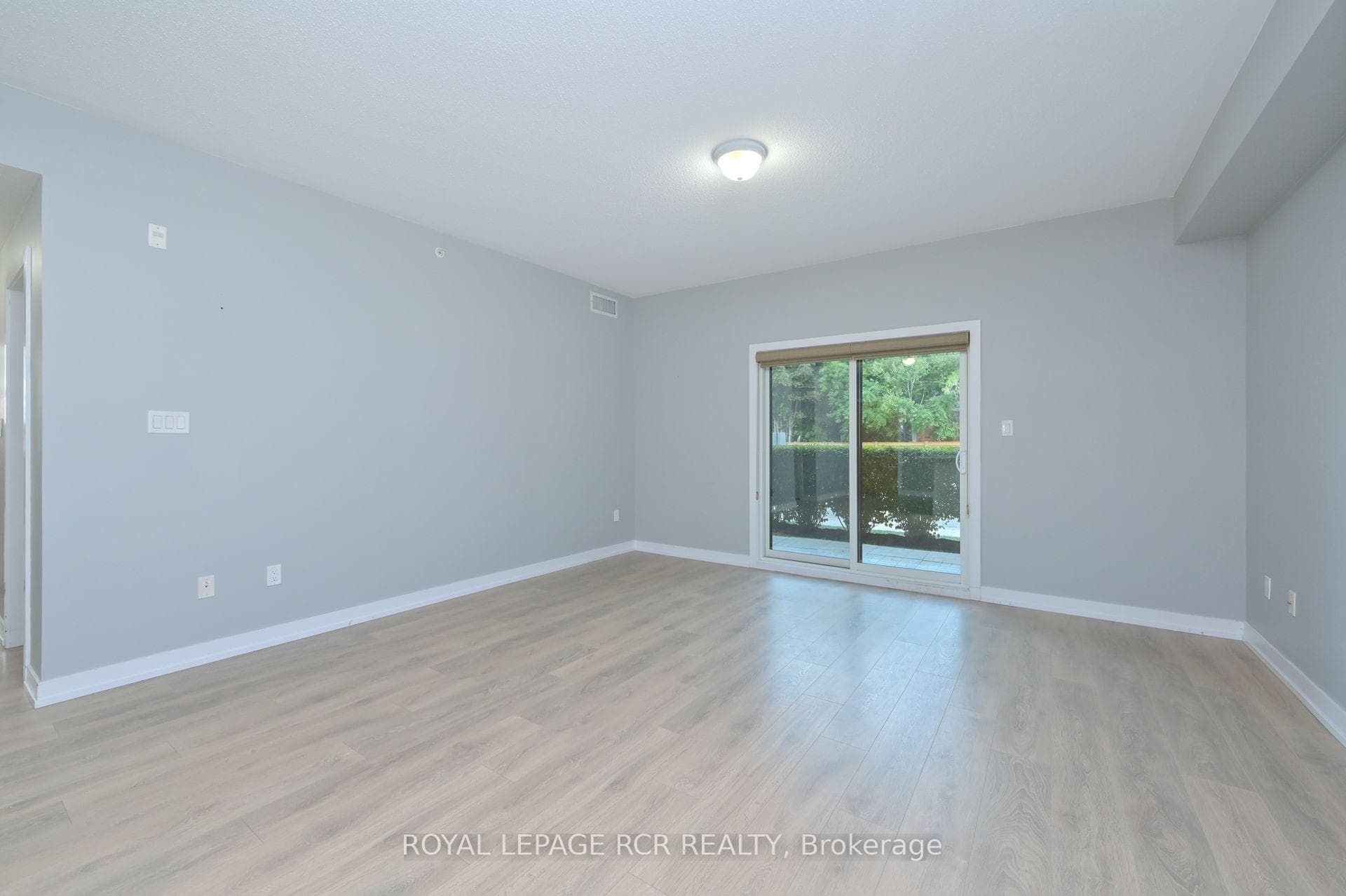 69 Boyne Street Unit 110 photo 15