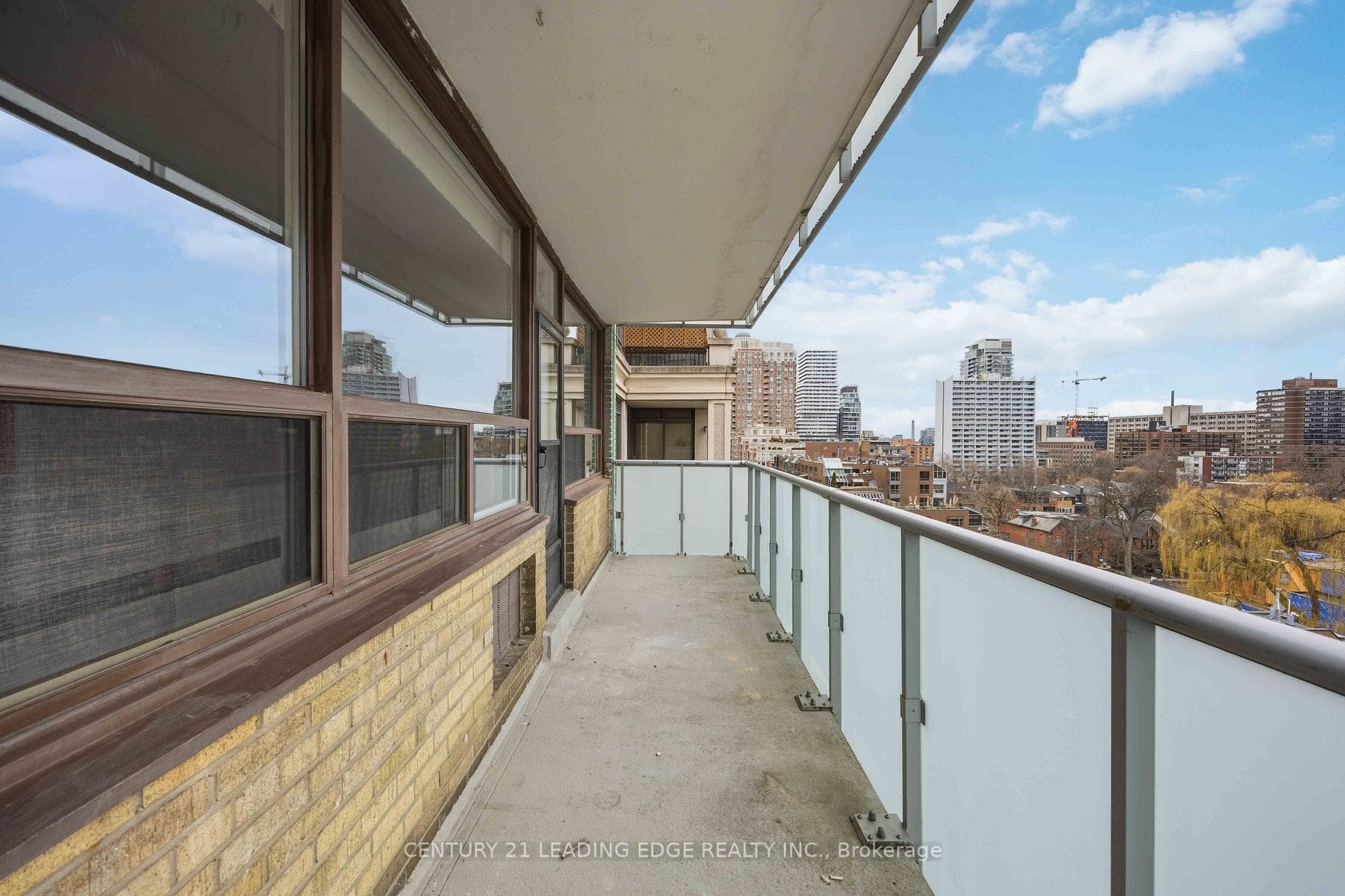 103 Avenue Road Unit 901 photo 12